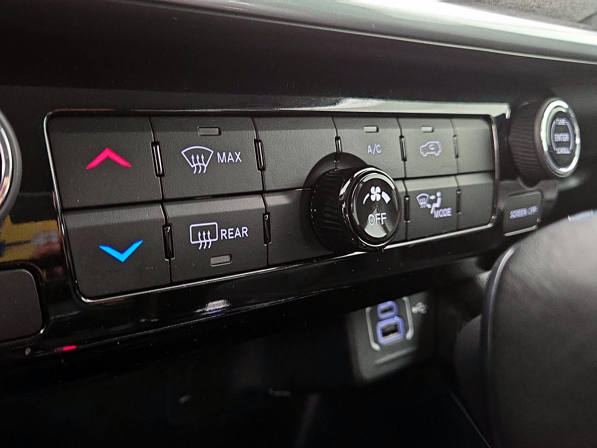 Thumbnail: 2022 Jeep Compass - 16