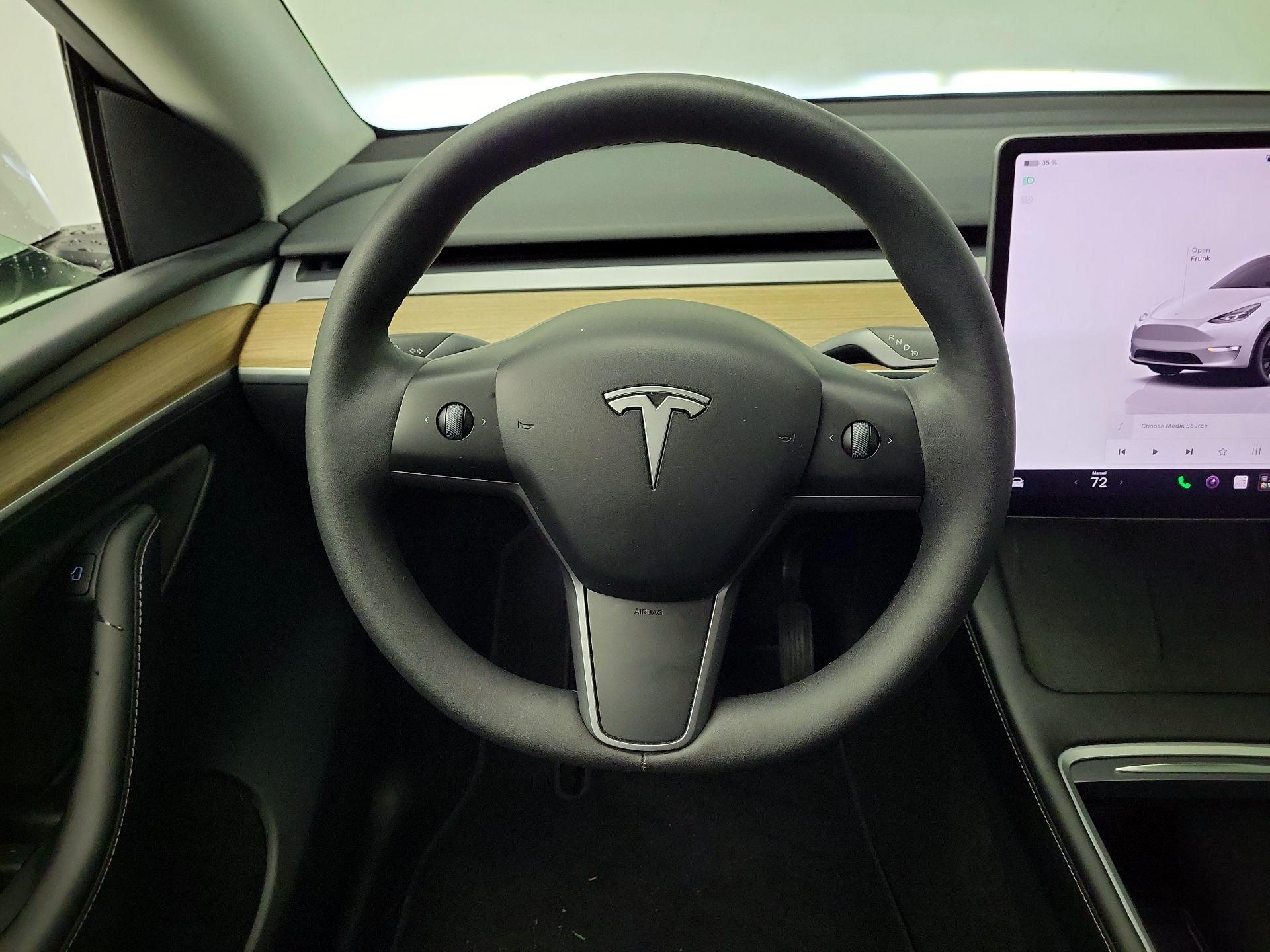 Thumbnail: 2023 Tesla Model Y - 10