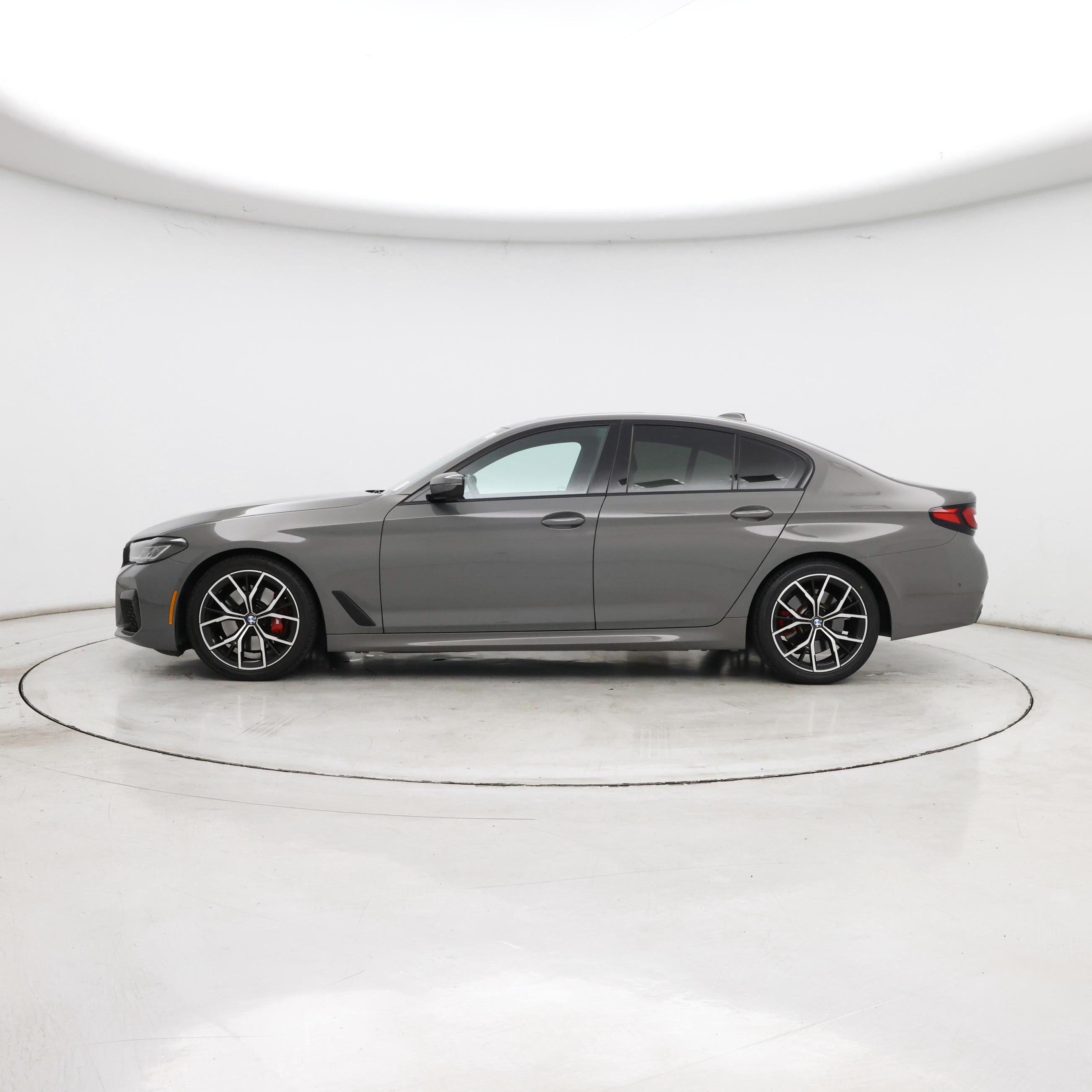 Thumbnail: 2022 BMW 5 Series - 3