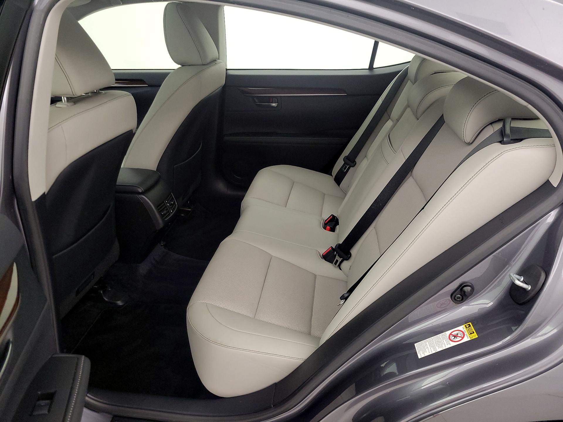Thumbnail: 2015 Lexus ES - 20