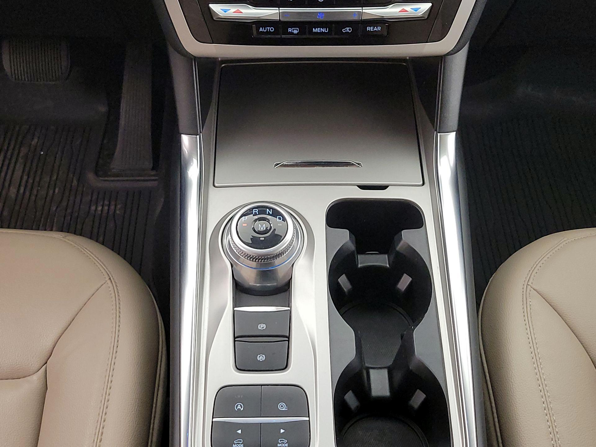 Thumbnail: 2020 Ford Explorer - 18