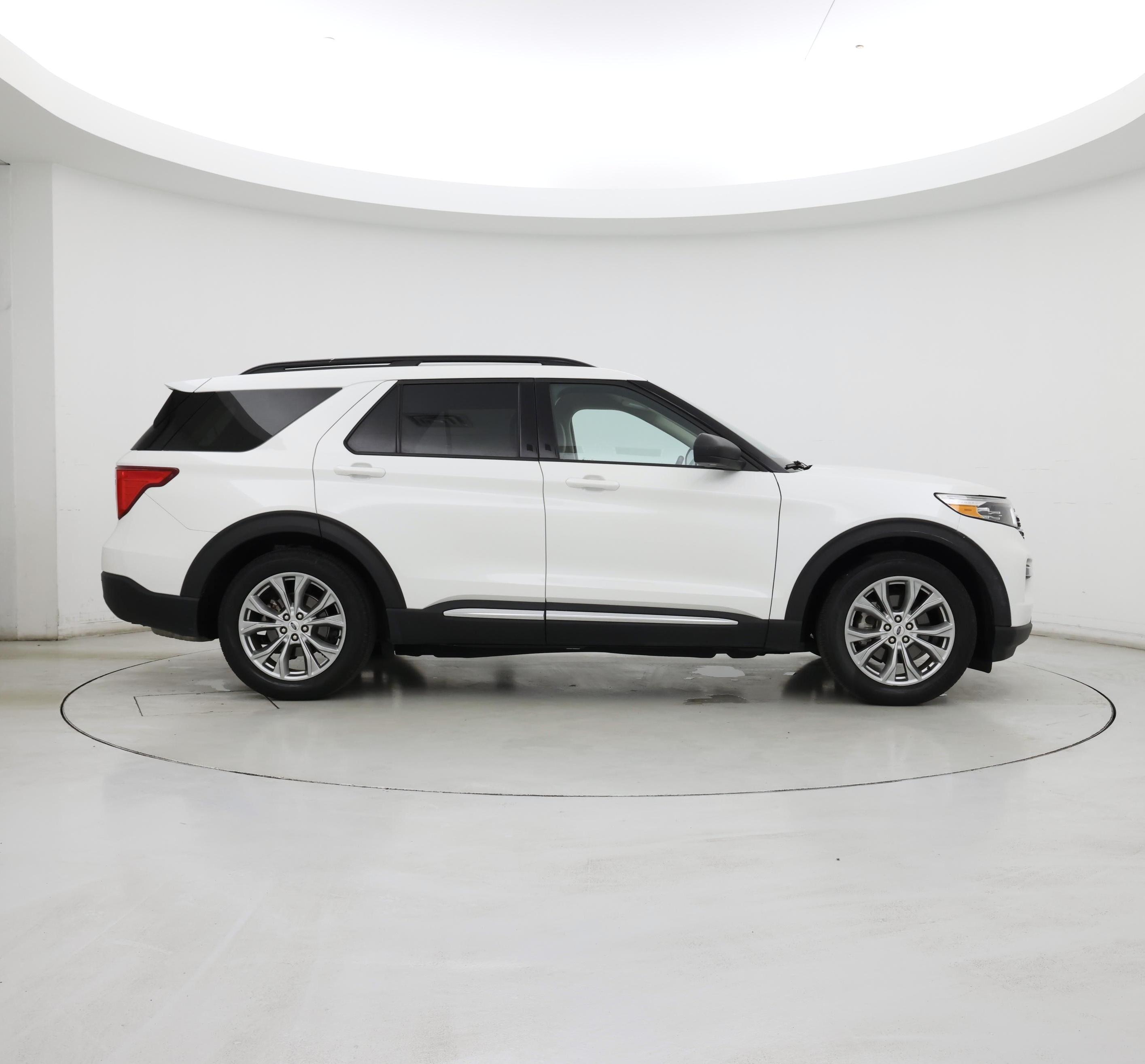 Thumbnail: 2020 Ford Explorer - 7