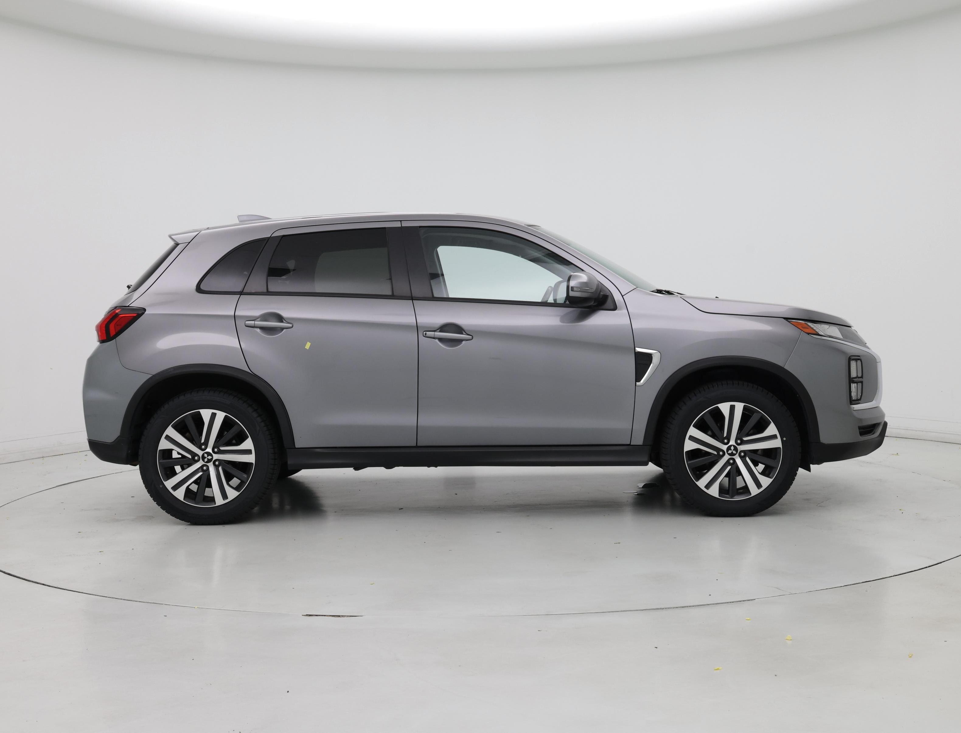 Thumbnail: 2020 Mitsubishi Outlander Sport - 7