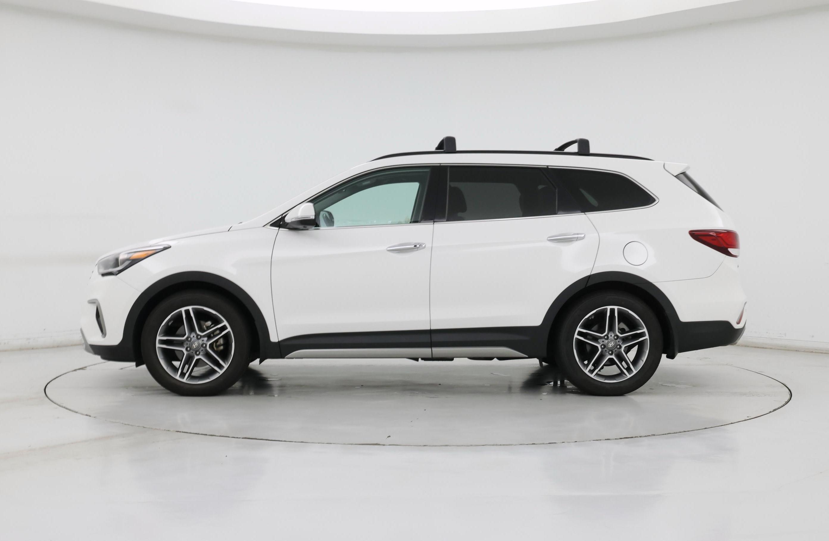 Thumbnail: 2018 Hyundai Santa Fe - 3