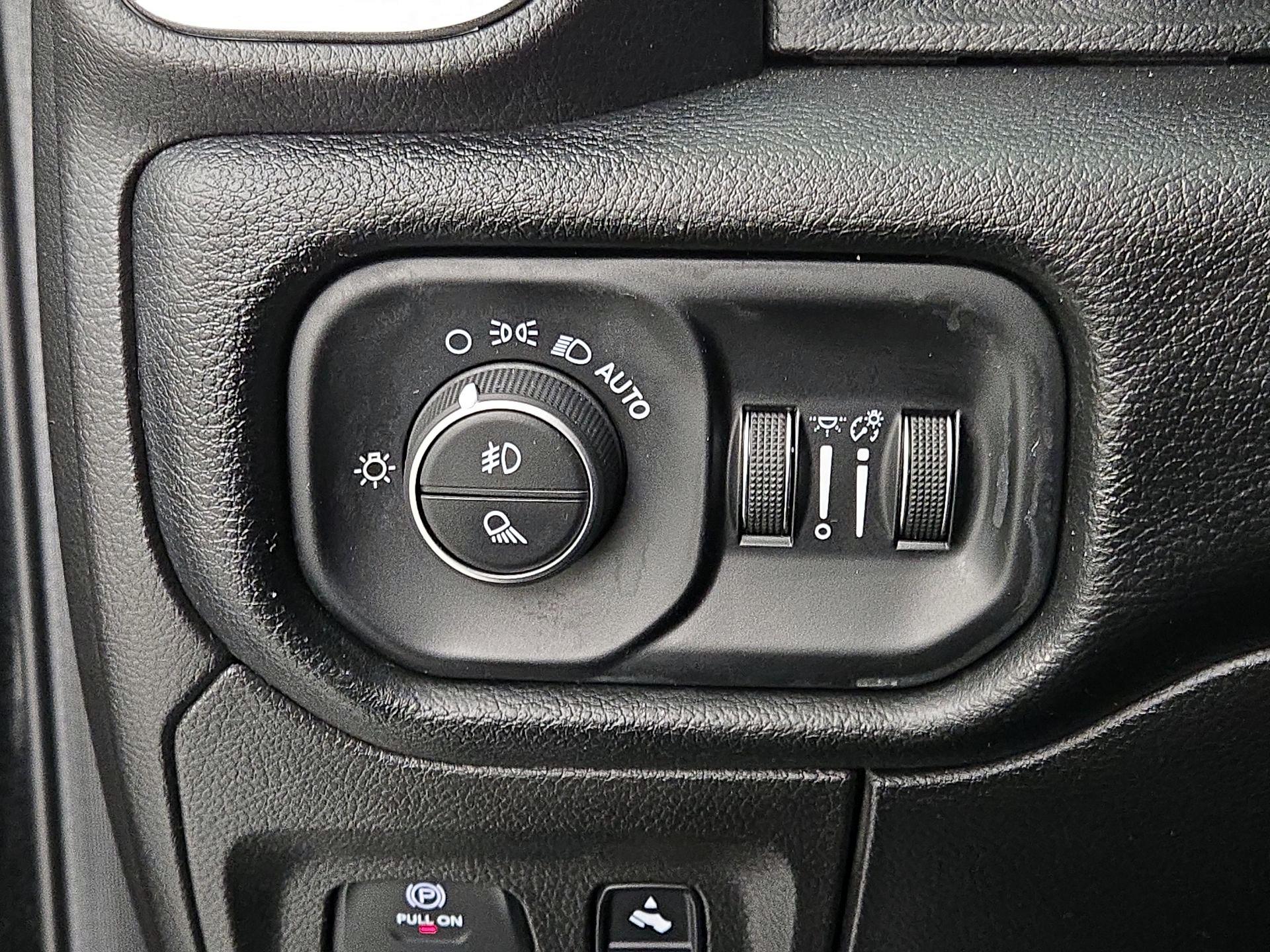Thumbnail: 2019 RAM 1500 - 13
