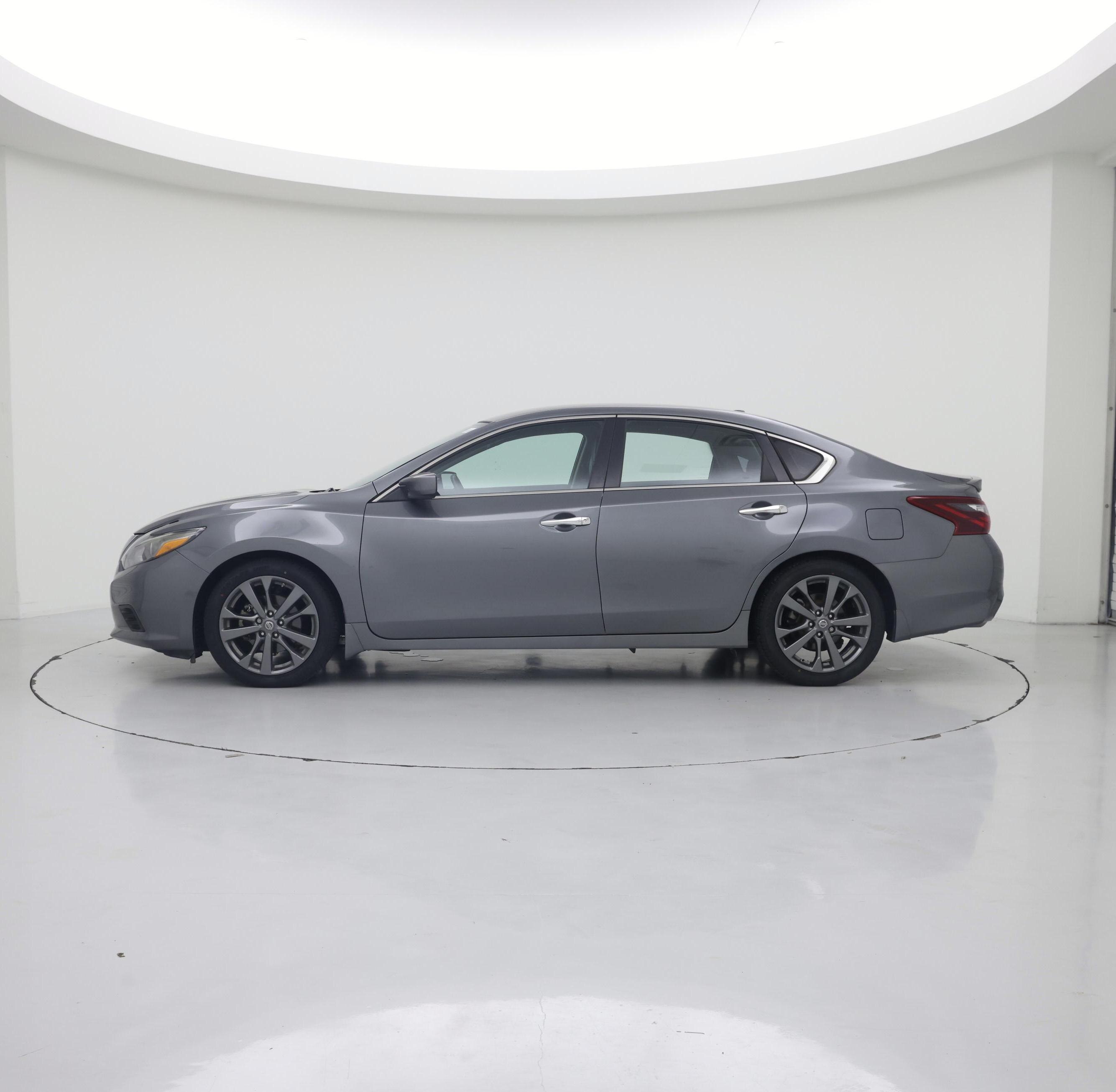 Thumbnail: 2018 Nissan Altima - 3
