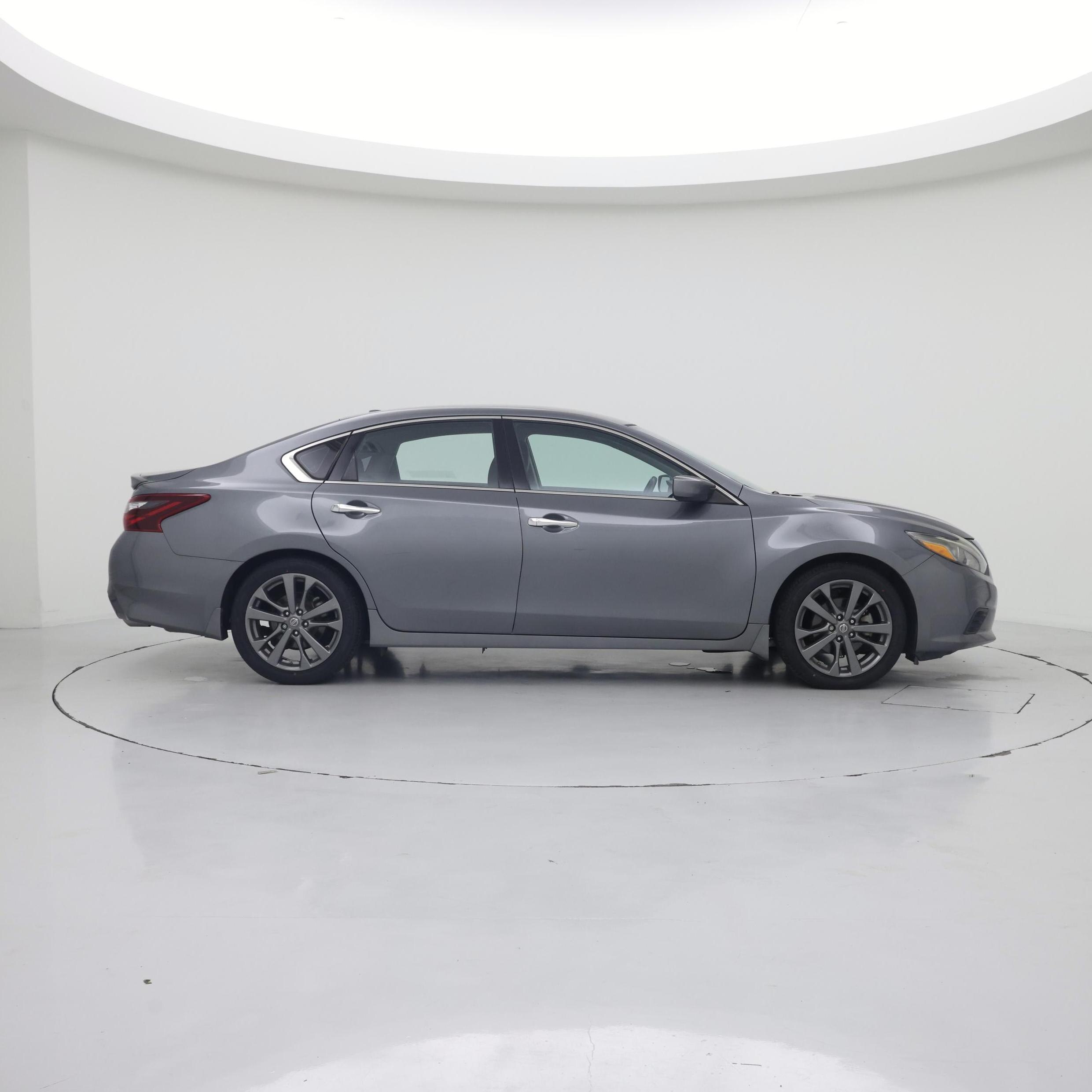 Thumbnail: 2018 Nissan Altima - 7