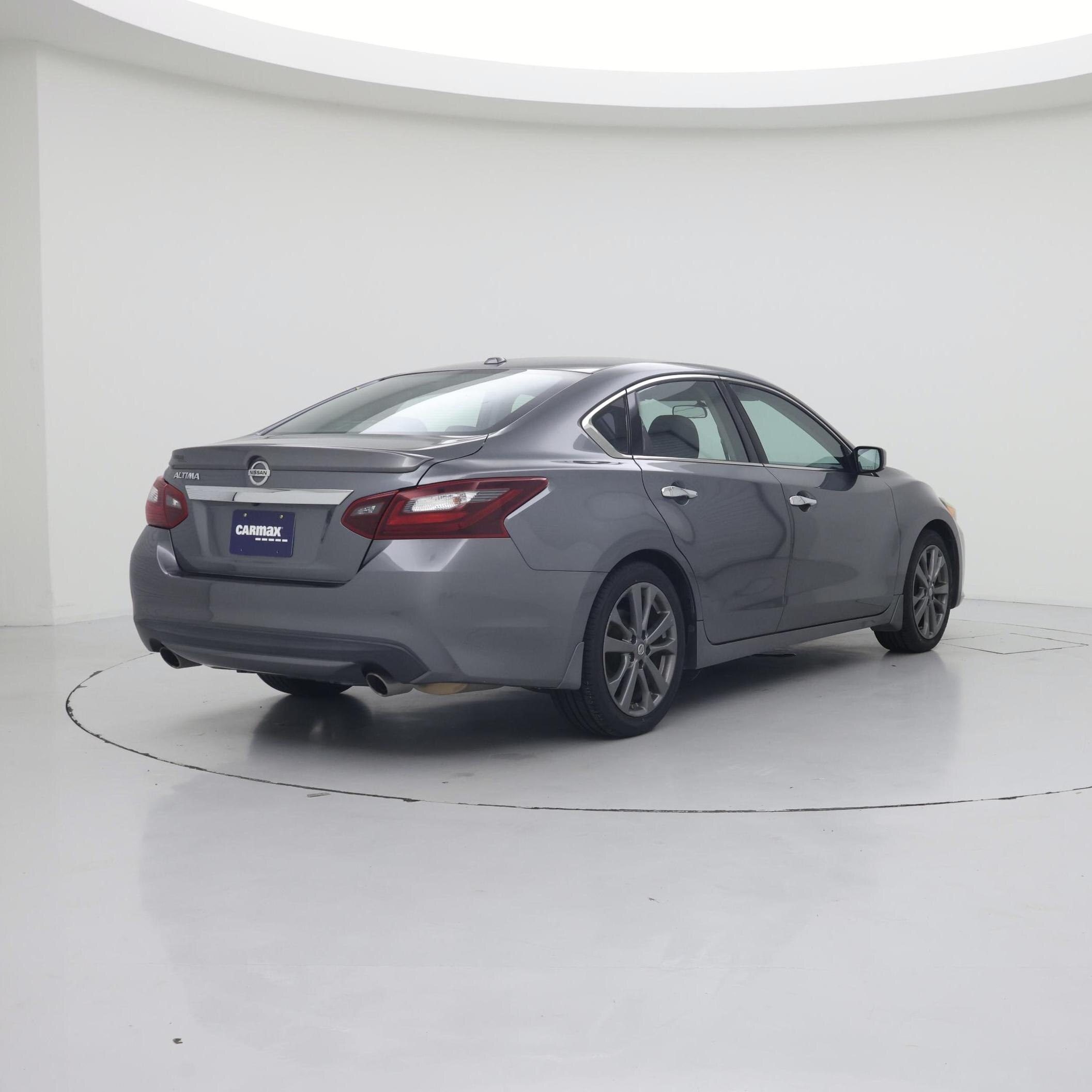 Thumbnail: 2018 Nissan Altima - 8