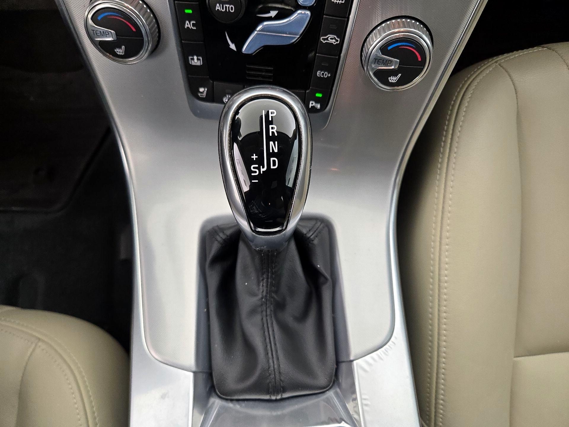 Thumbnail: 2018 Volvo S60 - 17