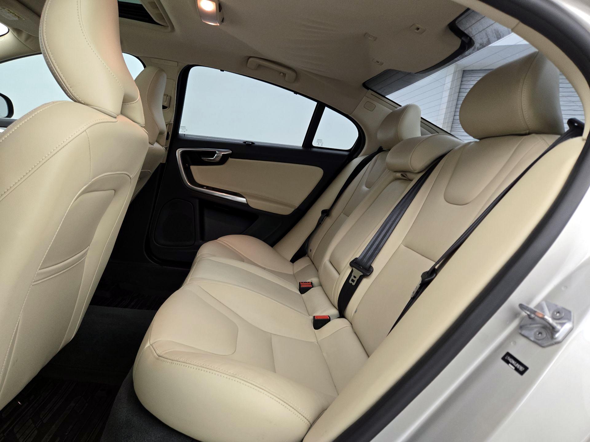 Thumbnail: 2018 Volvo S60 - 20