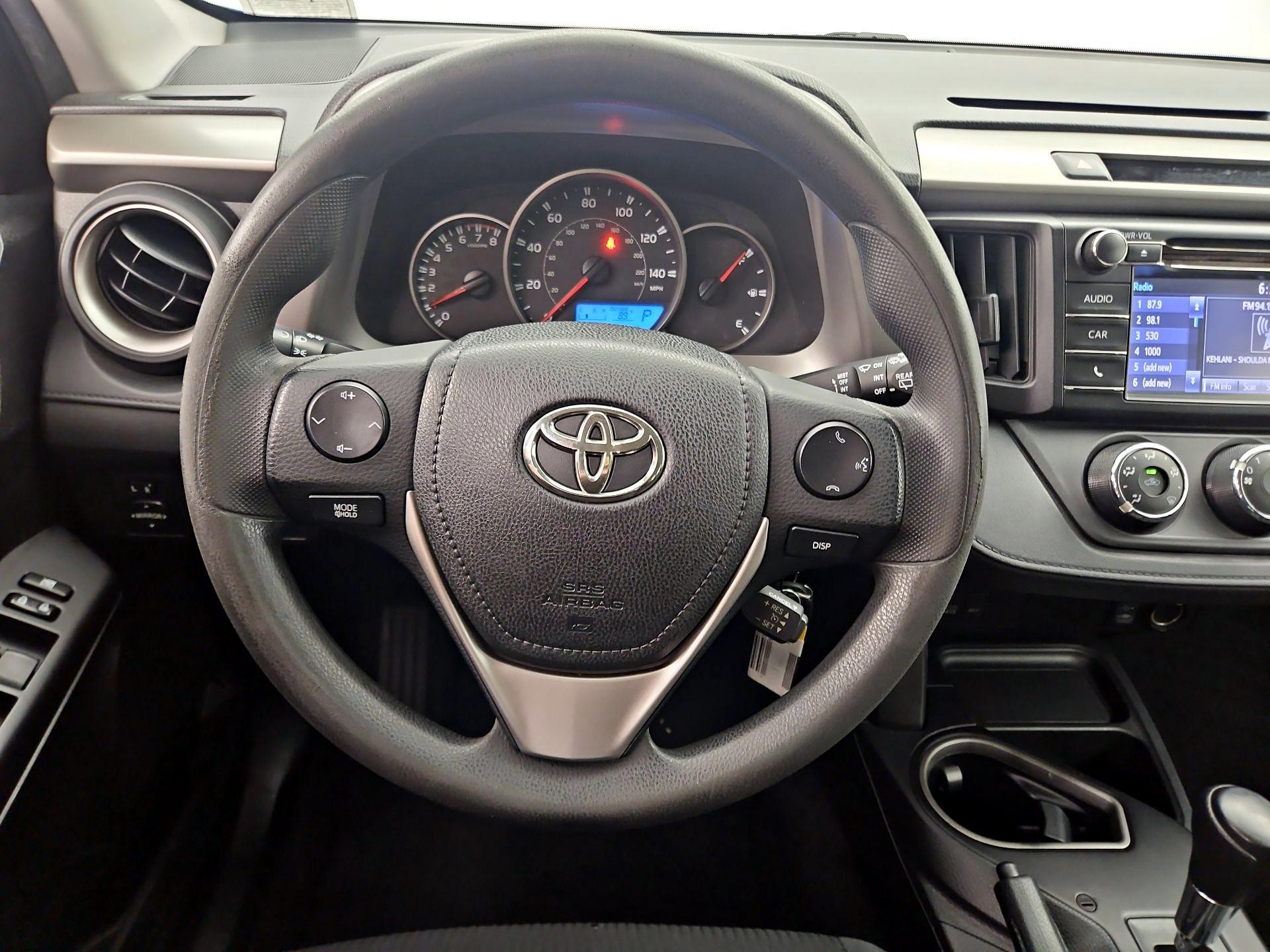 Thumbnail: 2016 Toyota RAV4 - 10