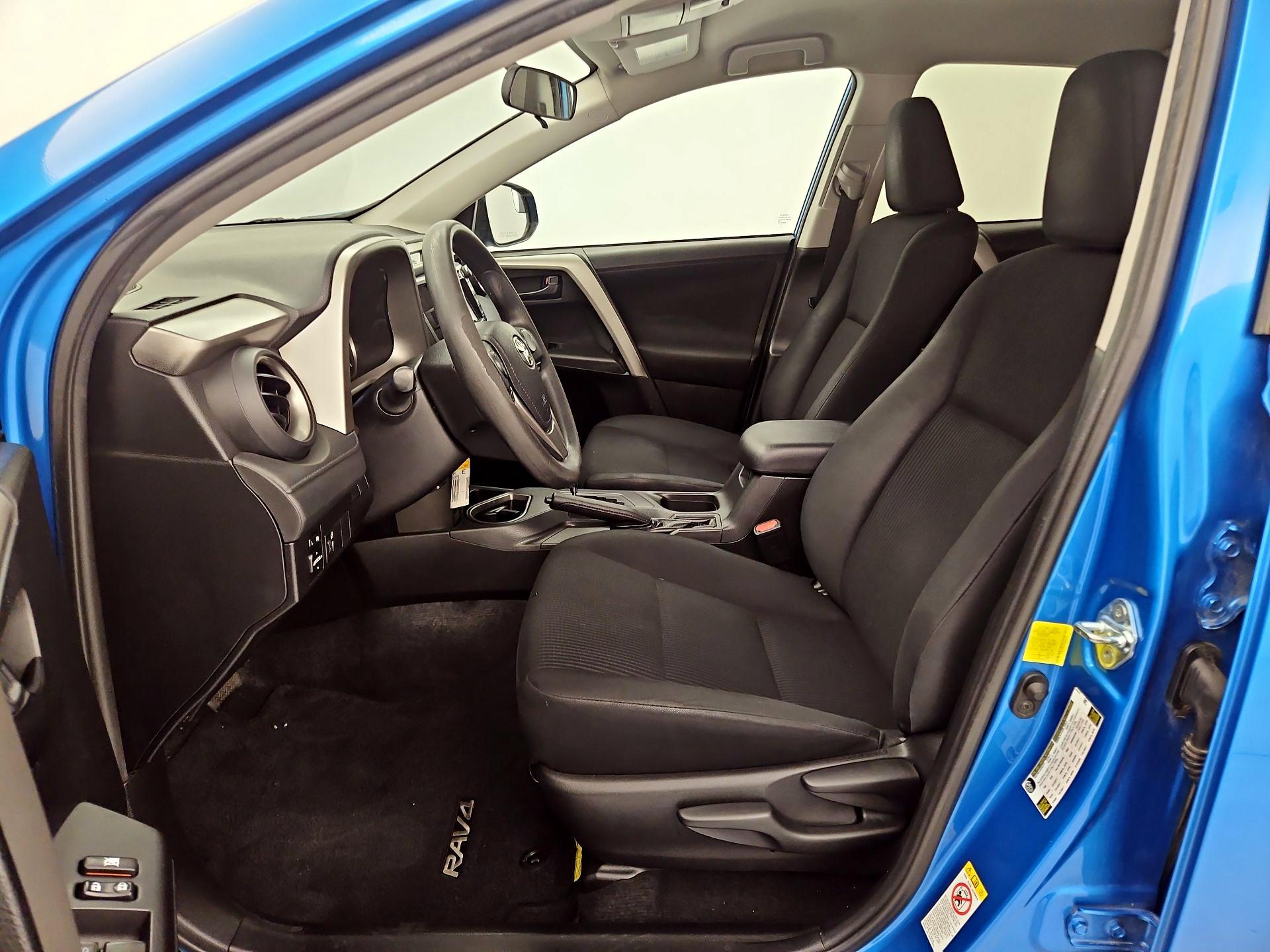 Thumbnail: 2016 Toyota RAV4 - 11