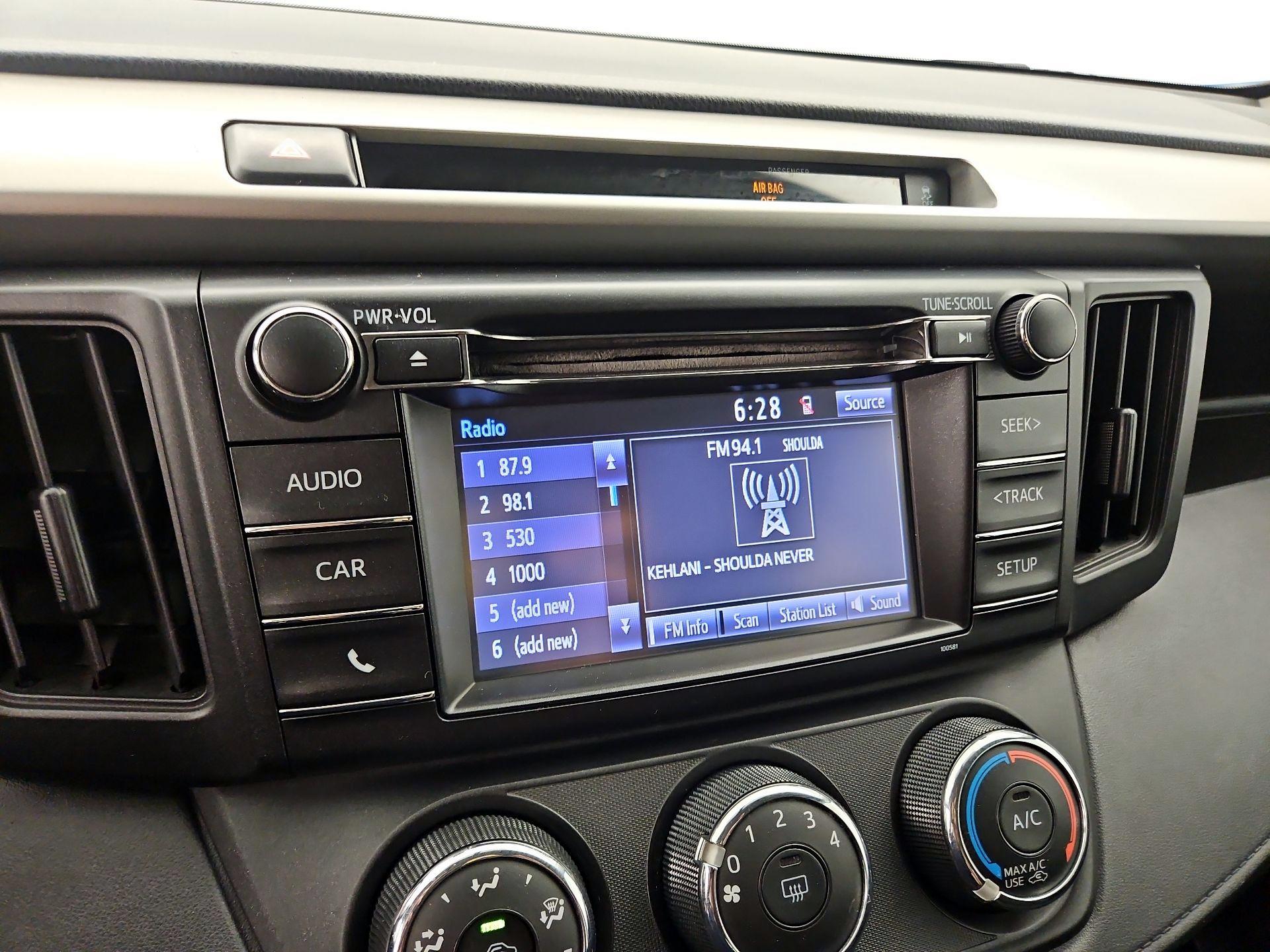 Thumbnail: 2016 Toyota RAV4 - 15