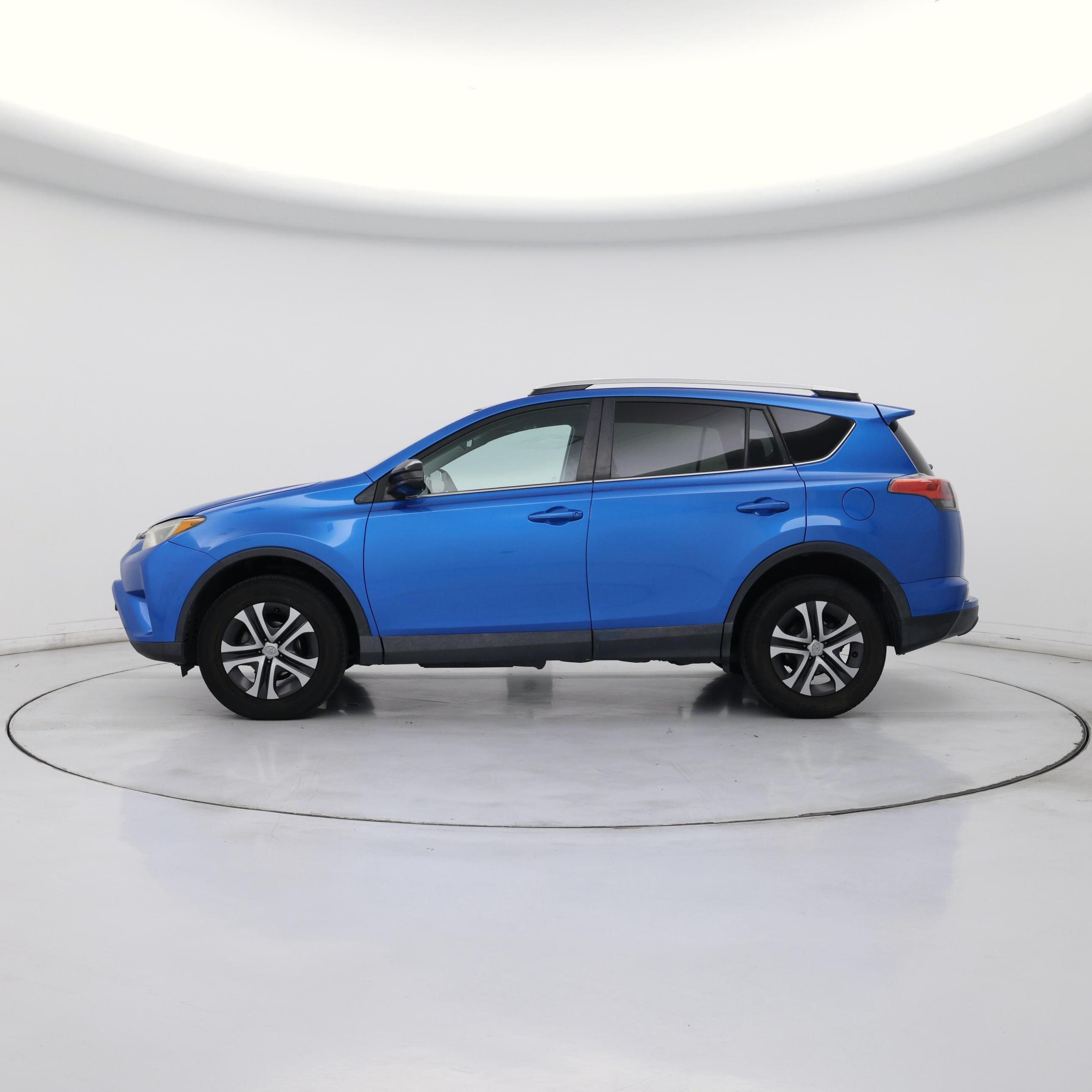 Thumbnail: 2016 Toyota RAV4 - 3