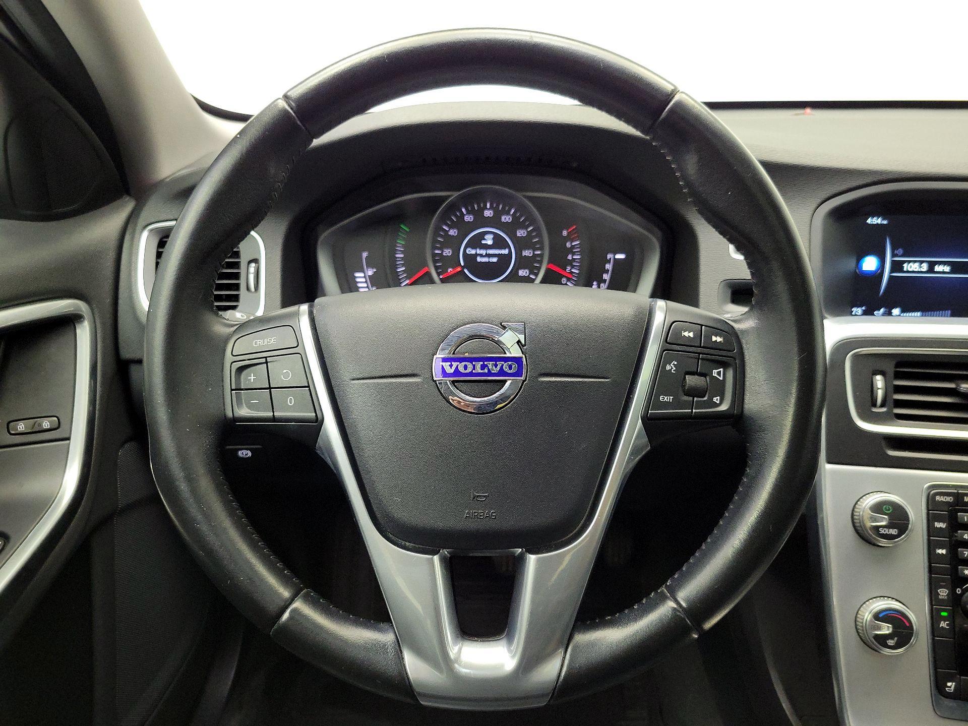 Thumbnail: 2017 Volvo S60 - 10