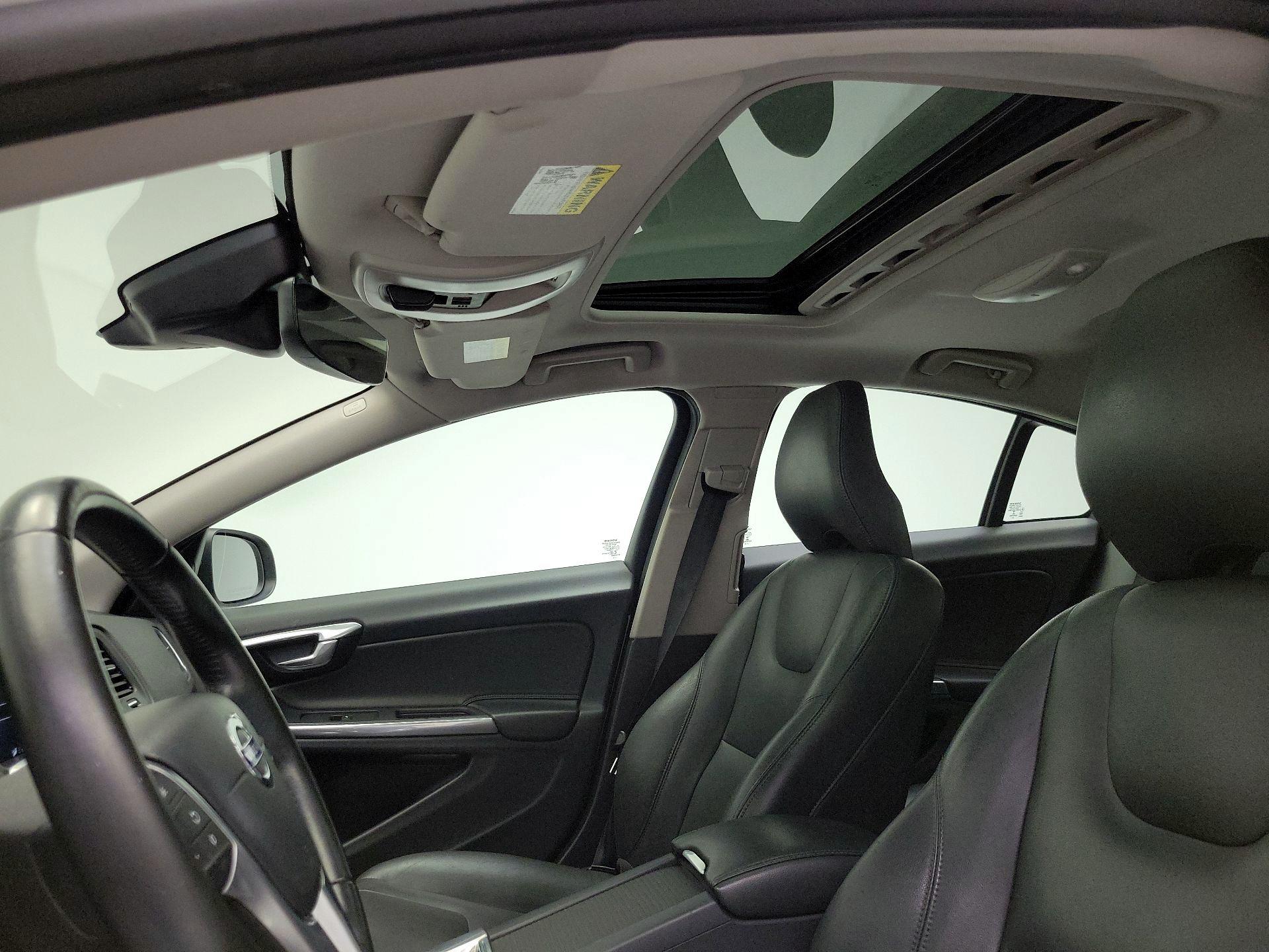 Thumbnail: 2017 Volvo S60 - 18