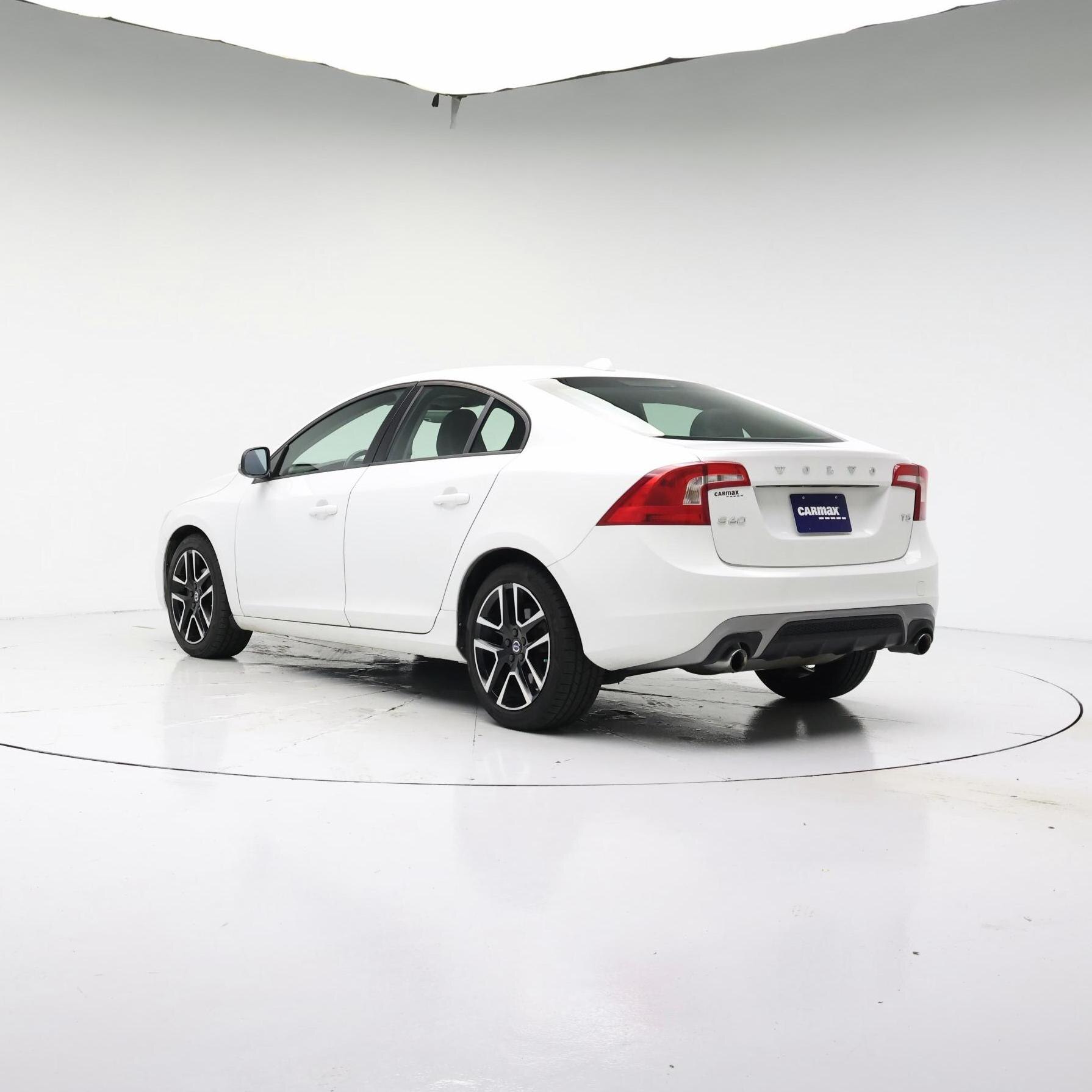 Thumbnail: 2017 Volvo S60 - 2