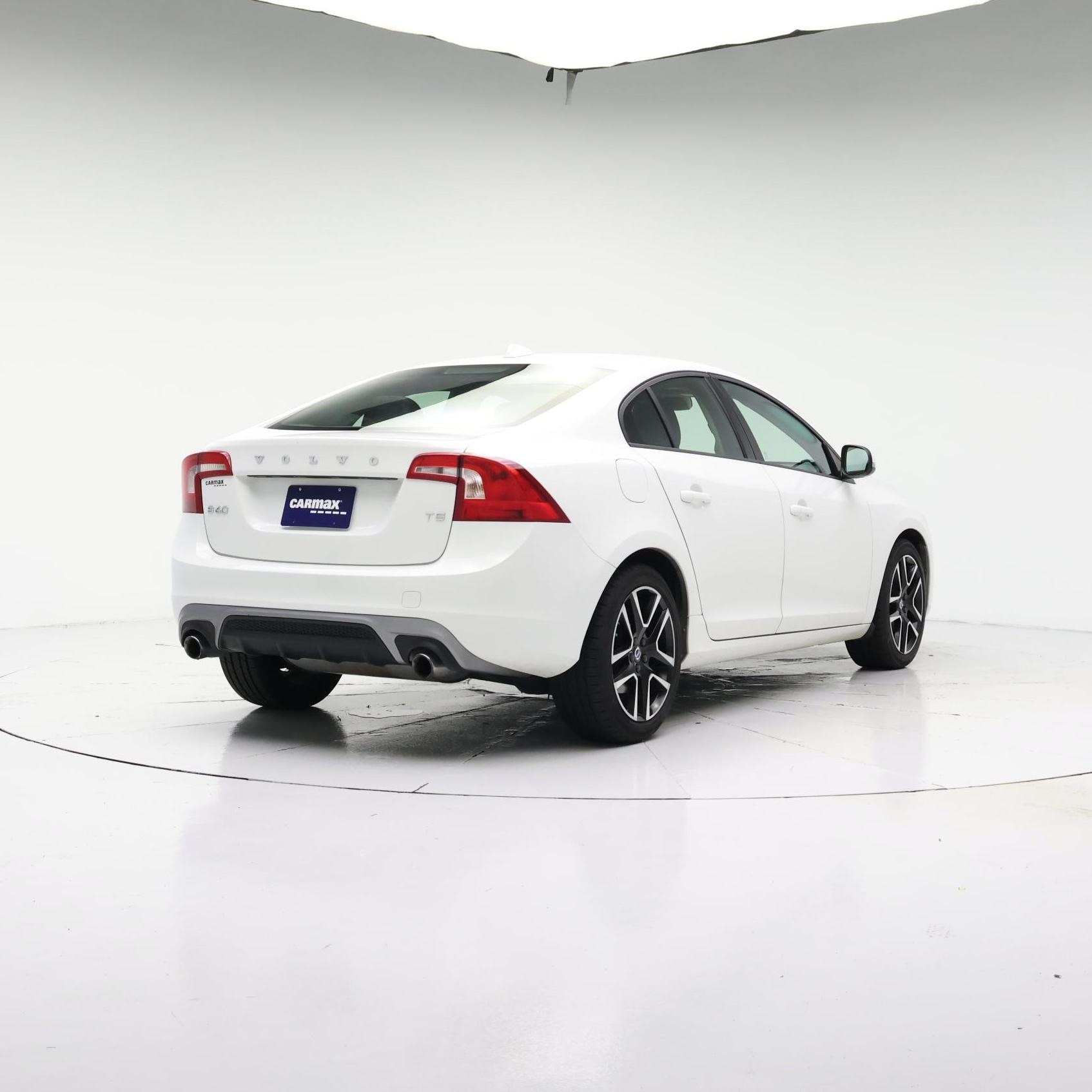 Thumbnail: 2017 Volvo S60 - 8