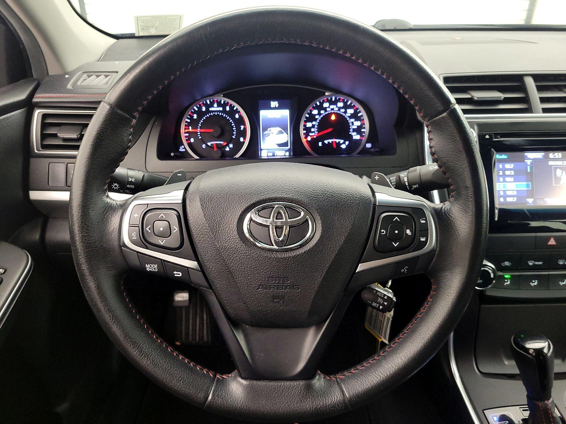 Thumbnail: 2015 Toyota Camry - 10