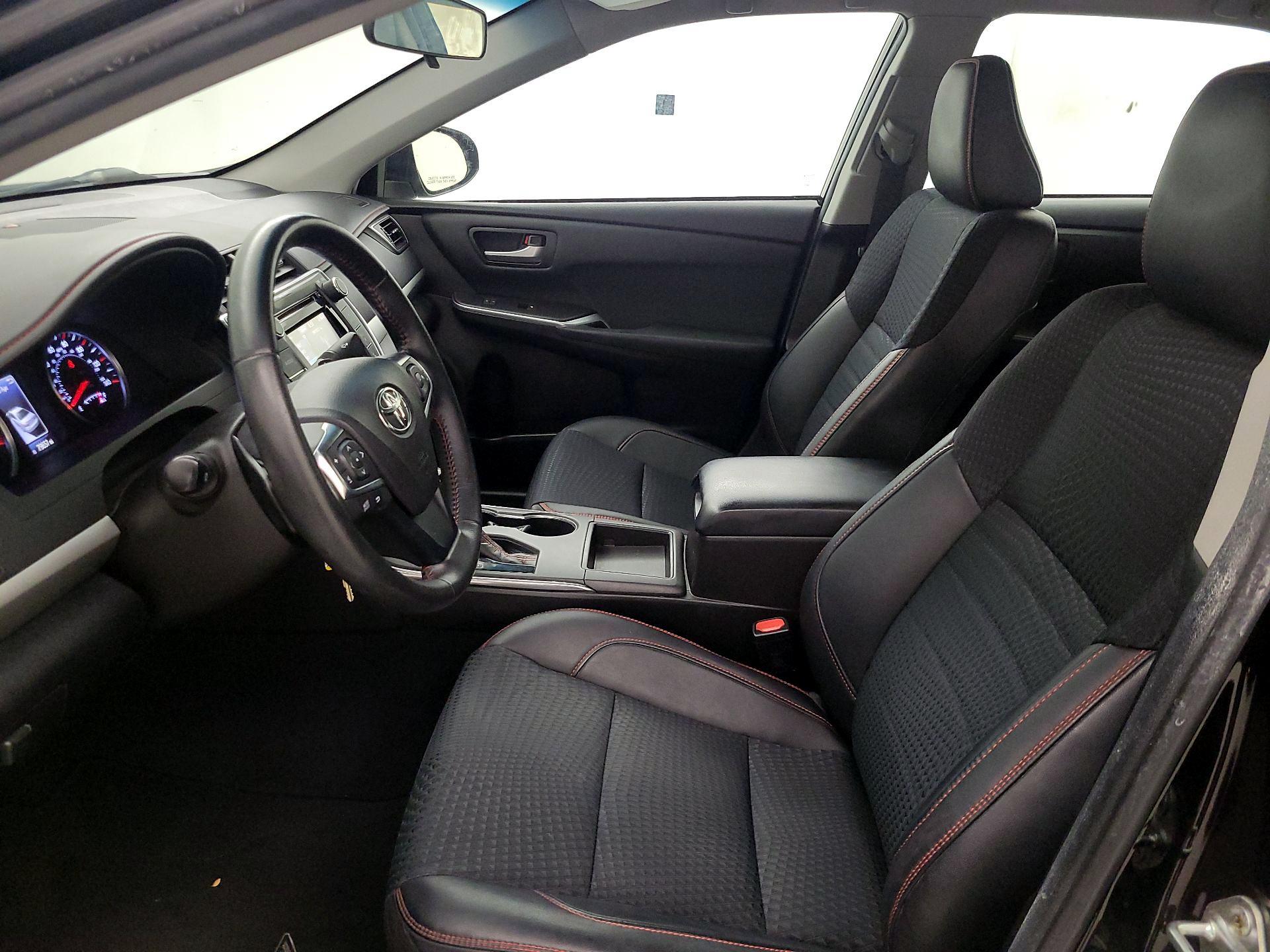 Thumbnail: 2015 Toyota Camry - 11