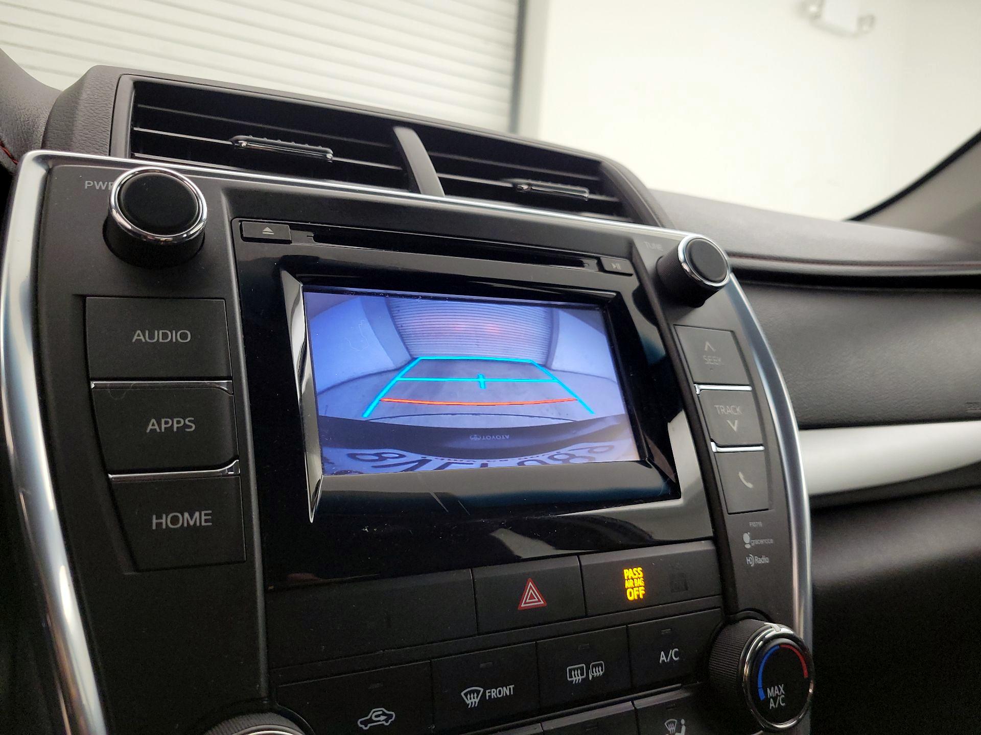 Thumbnail: 2015 Toyota Camry - 14