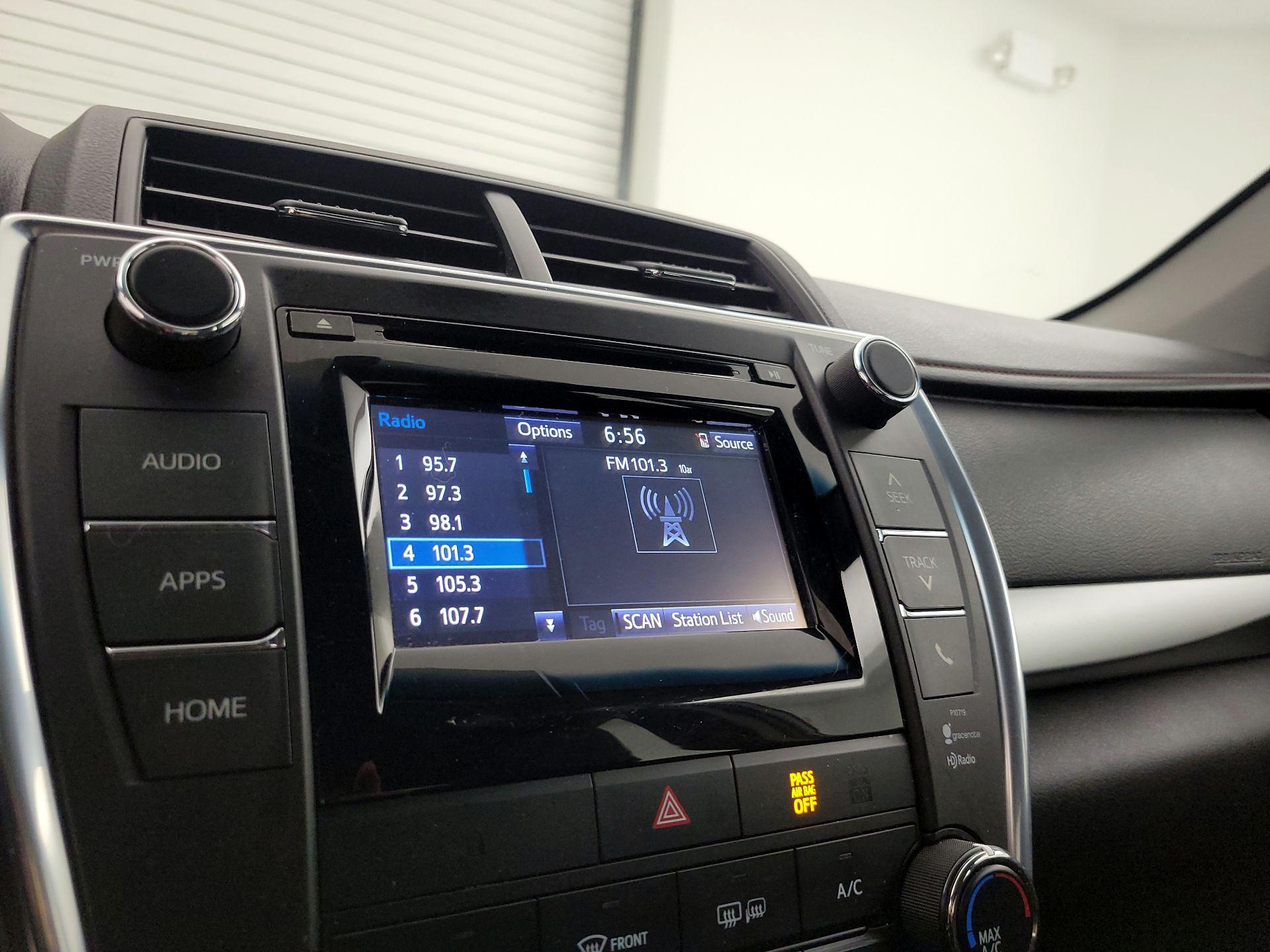 Thumbnail: 2015 Toyota Camry - 15