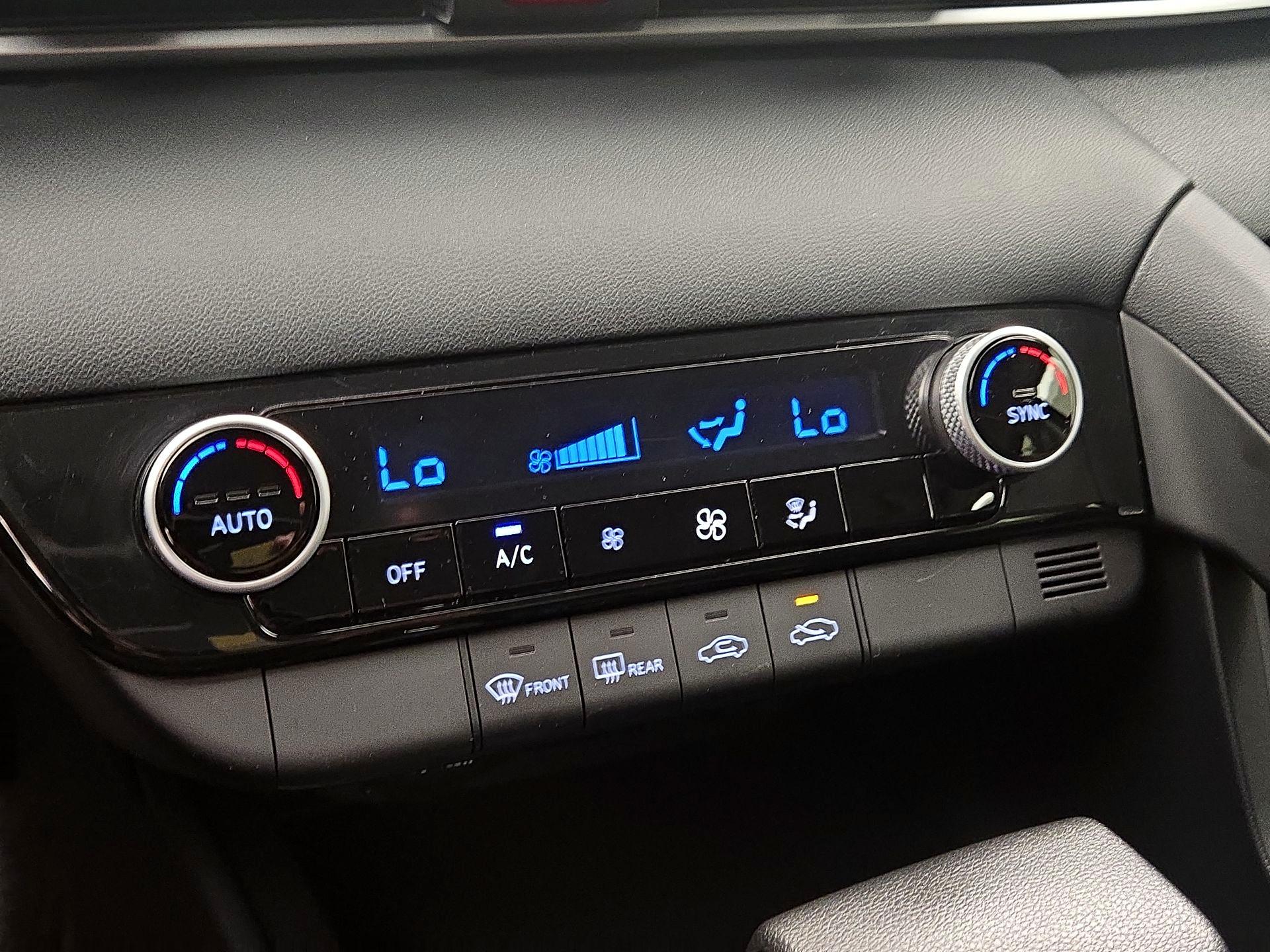 Thumbnail: 2021 Hyundai Elantra - 16