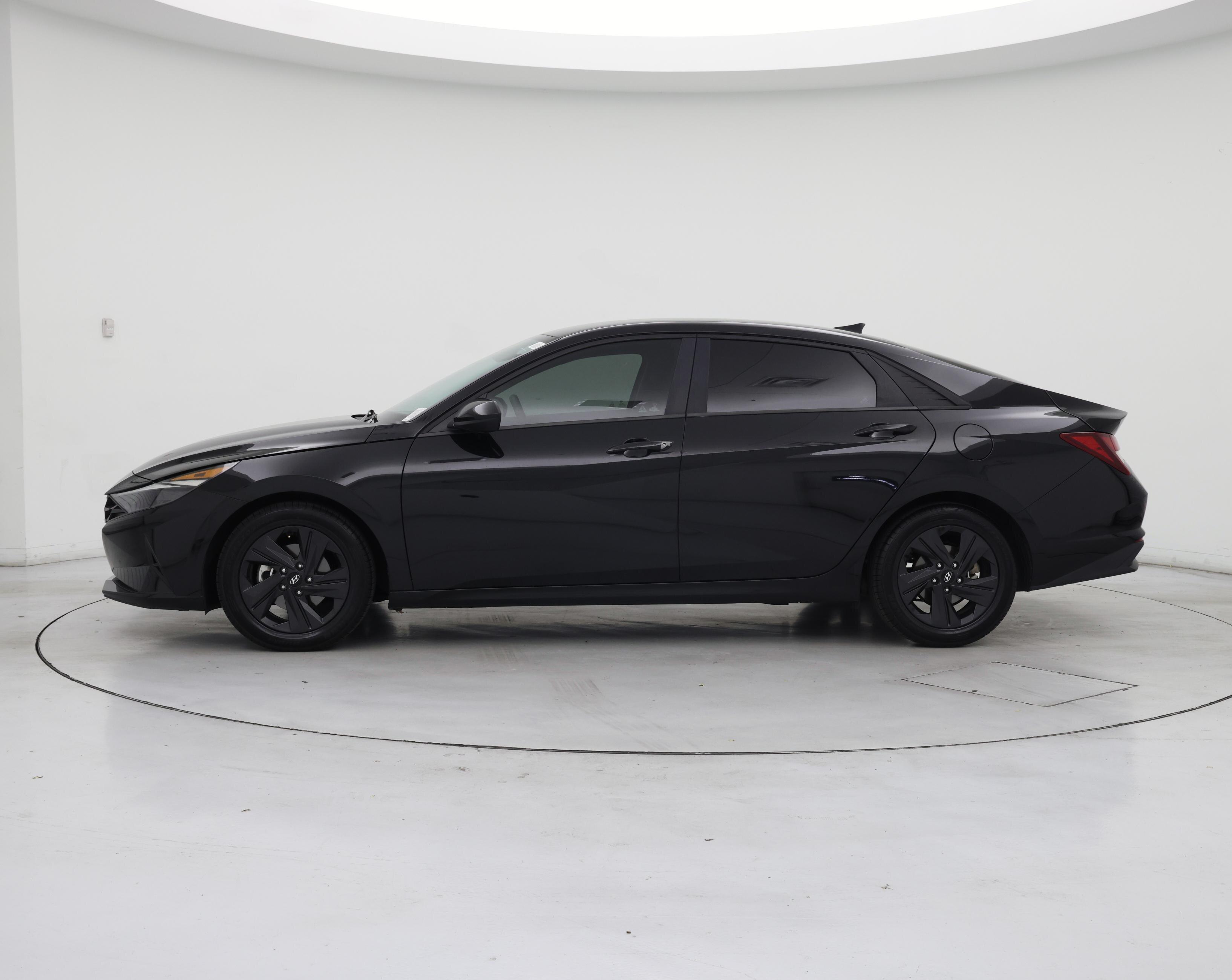 Thumbnail: 2021 Hyundai Elantra - 3