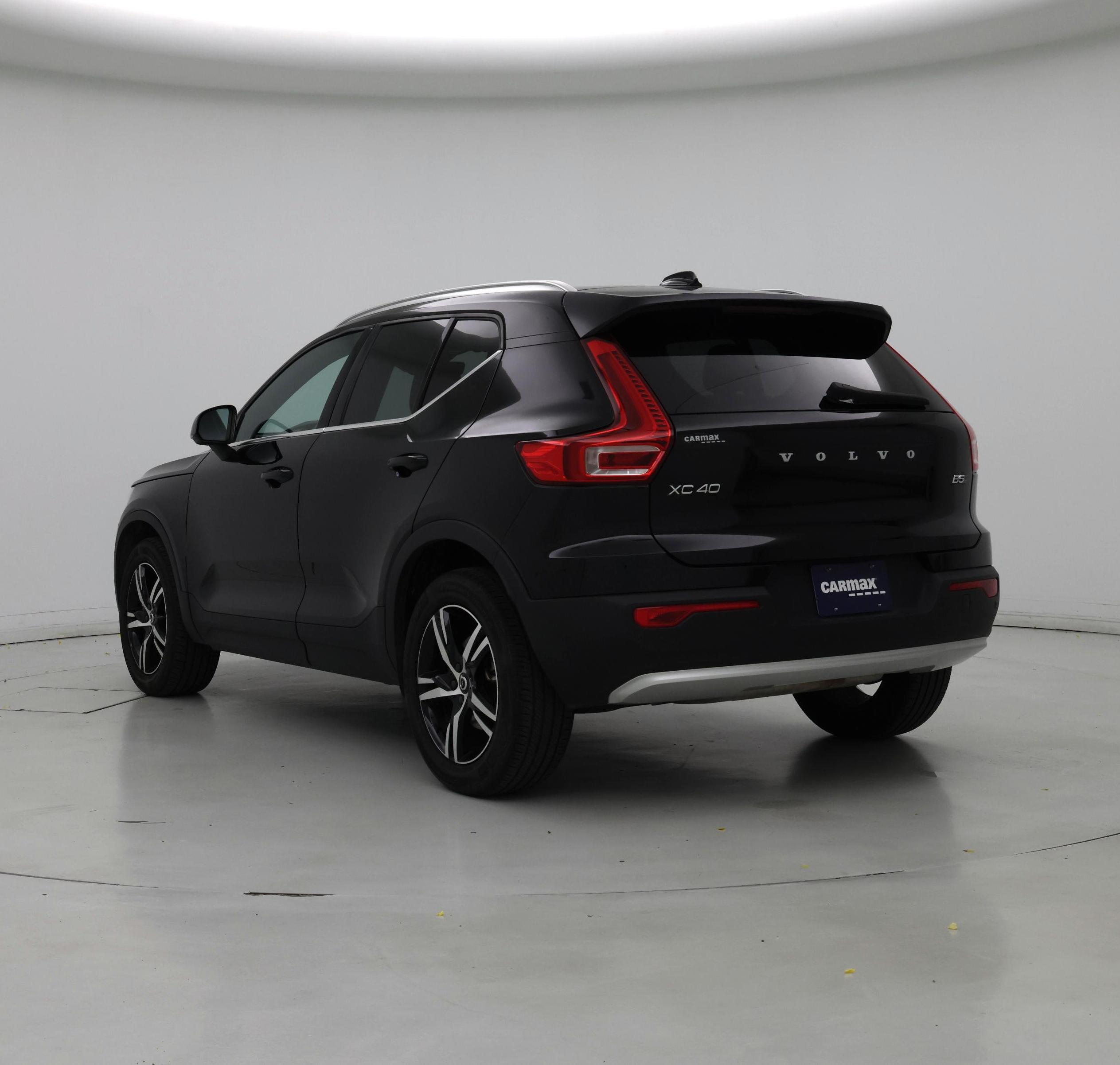 Thumbnail: 2025 Volvo XC40 - 2