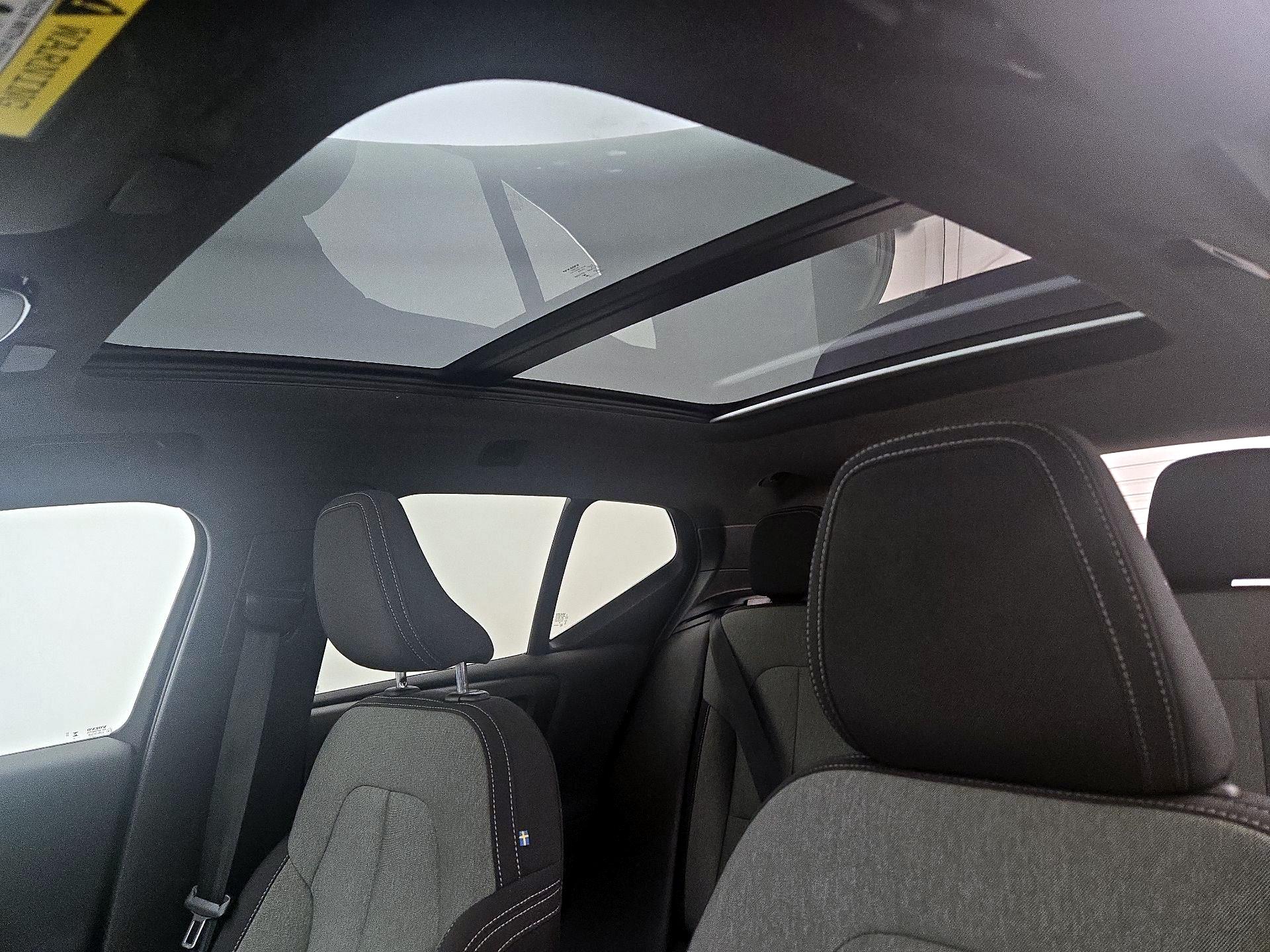 Thumbnail: 2025 Volvo XC40 - 20