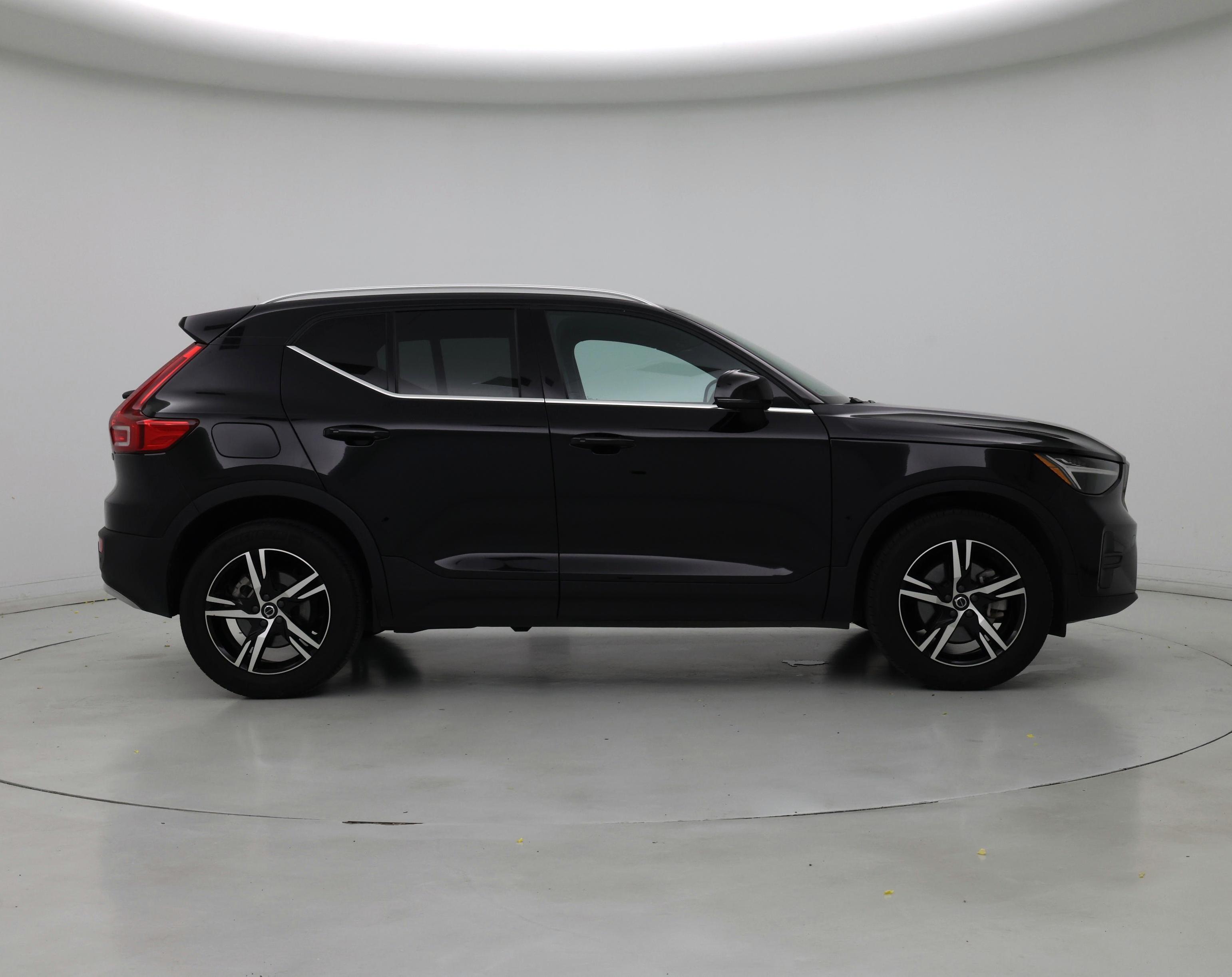 Thumbnail: 2025 Volvo XC40 - 7