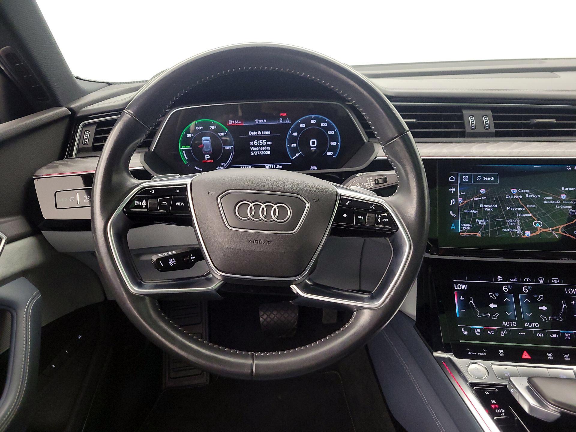 Thumbnail: 2020 Audi e-tron S - 10
