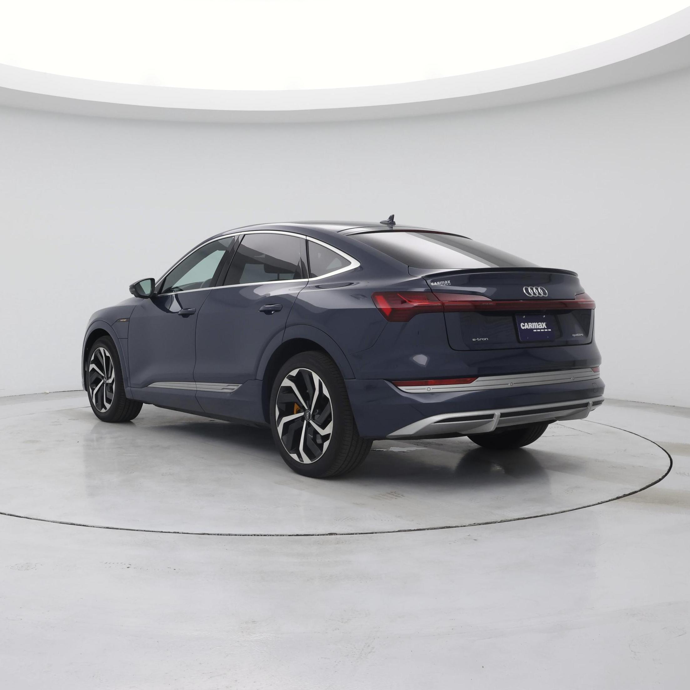 Thumbnail: 2020 Audi e-tron S - 2