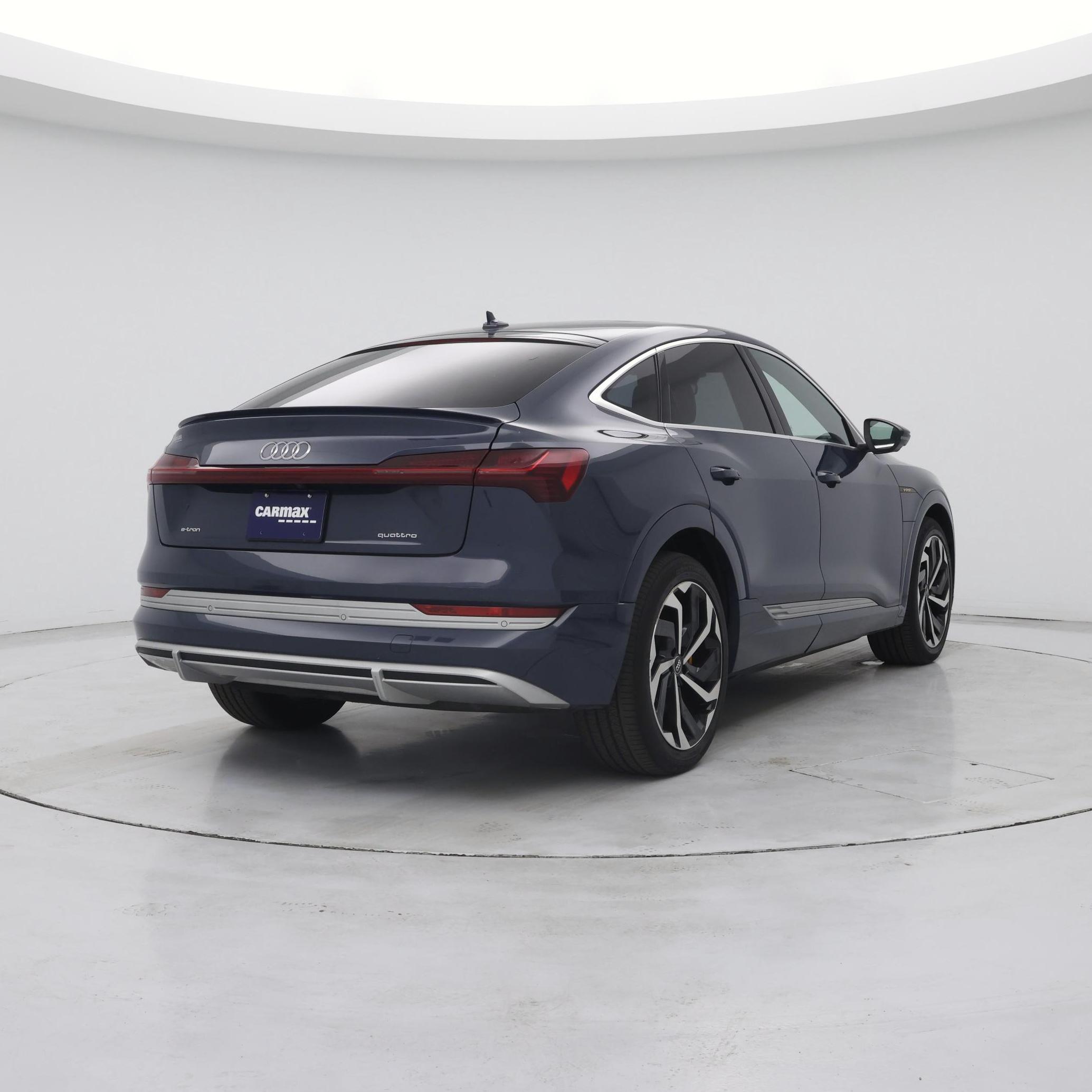 Thumbnail: 2020 Audi e-tron S - 8
