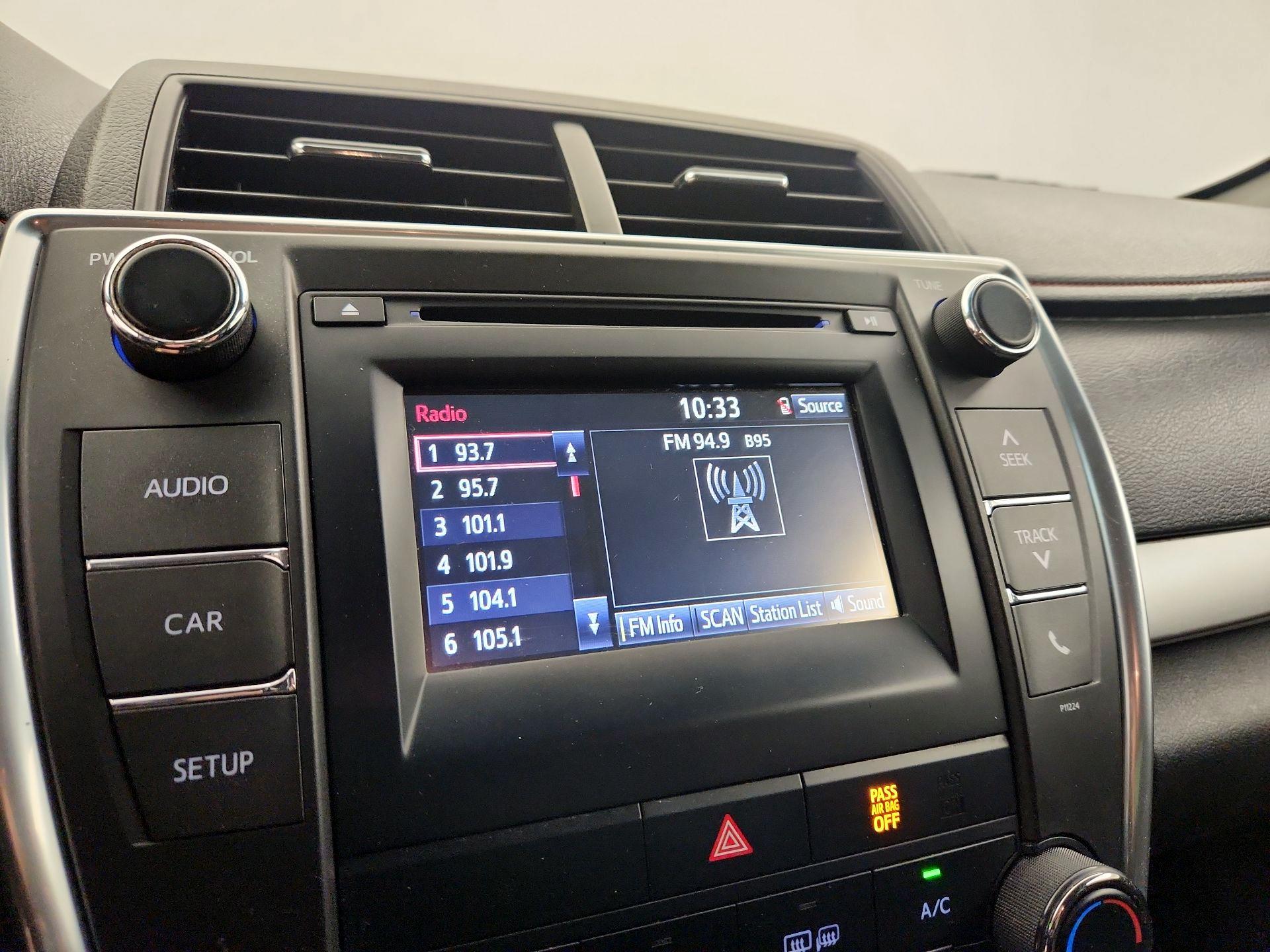 Thumbnail: 2016 Toyota Camry - 14