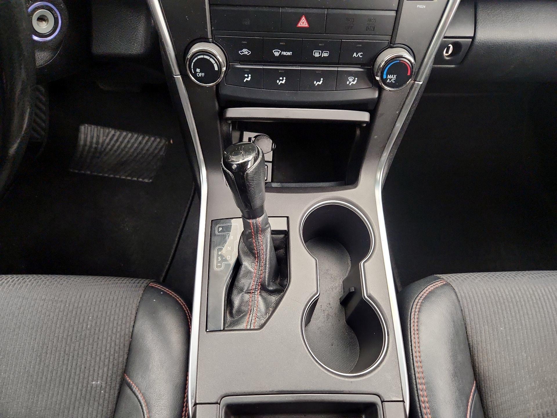 Thumbnail: 2016 Toyota Camry - 16