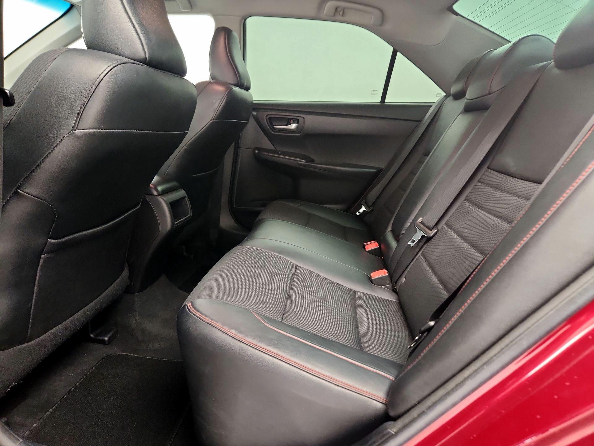 Thumbnail: 2016 Toyota Camry - 18