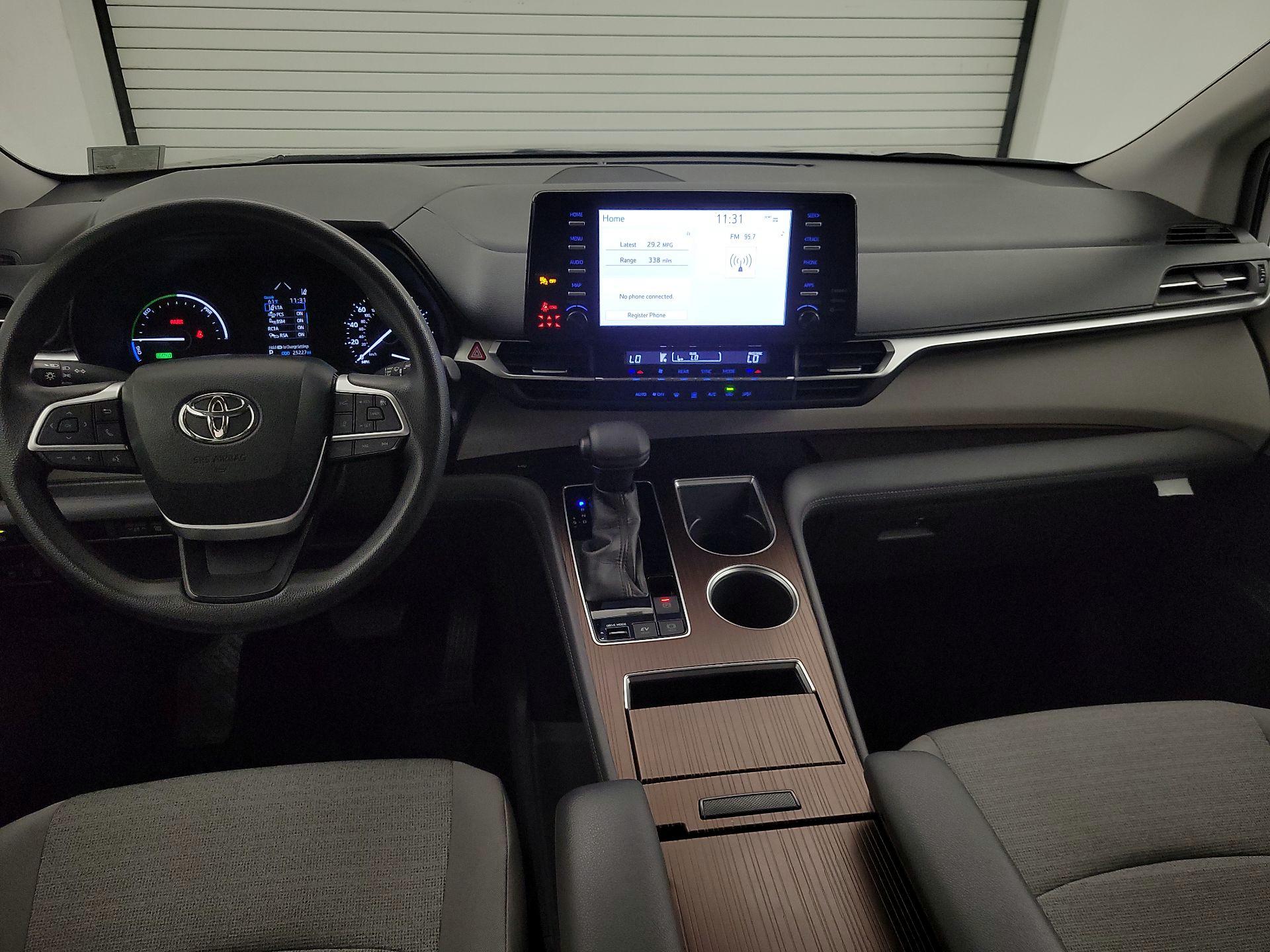 Thumbnail: 2021 Toyota Sienna - 9