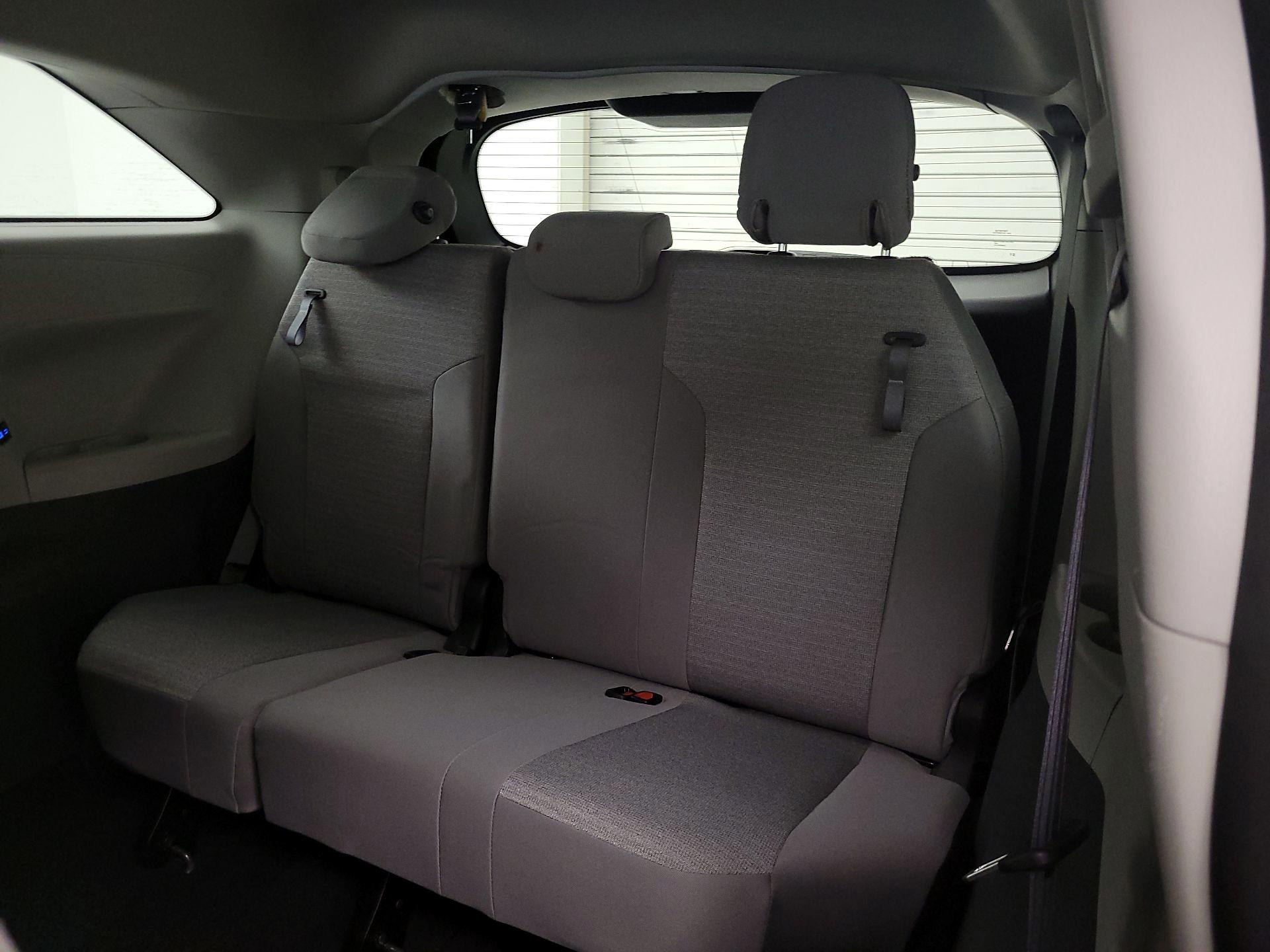 Thumbnail: 2021 Toyota Sienna - 20