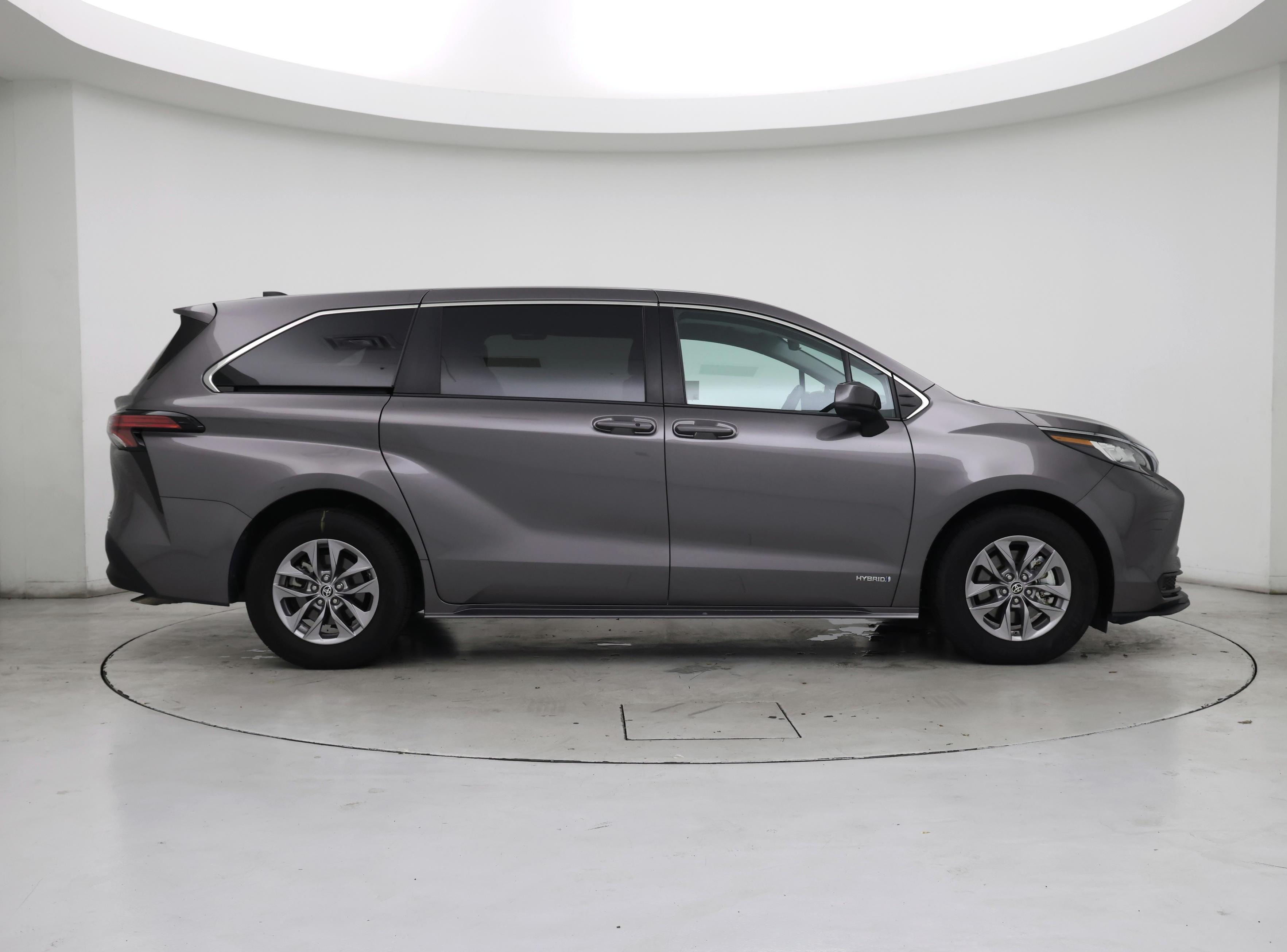 Thumbnail: 2021 Toyota Sienna - 7