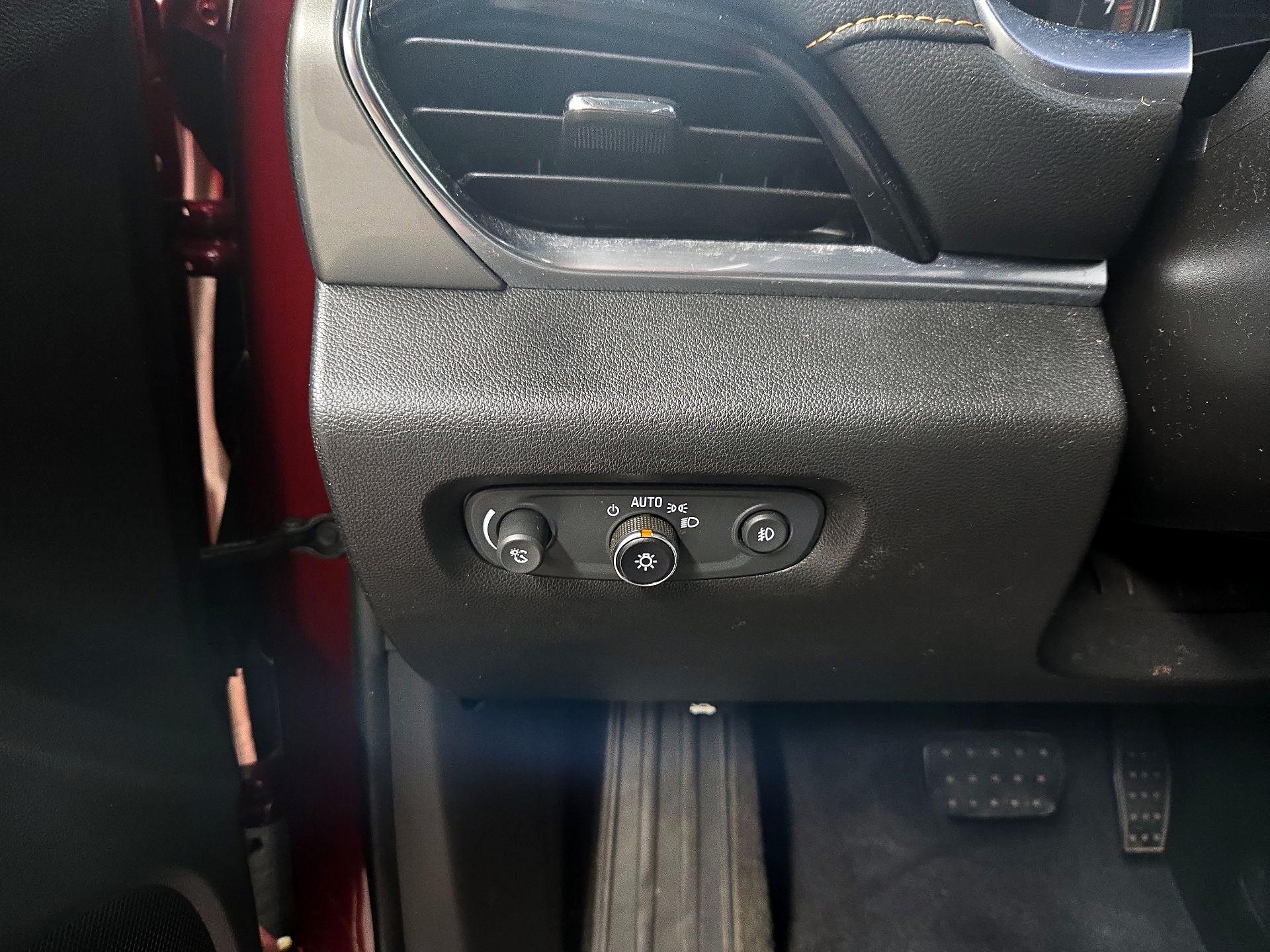 Thumbnail: 2019 Chevrolet Traverse - 13