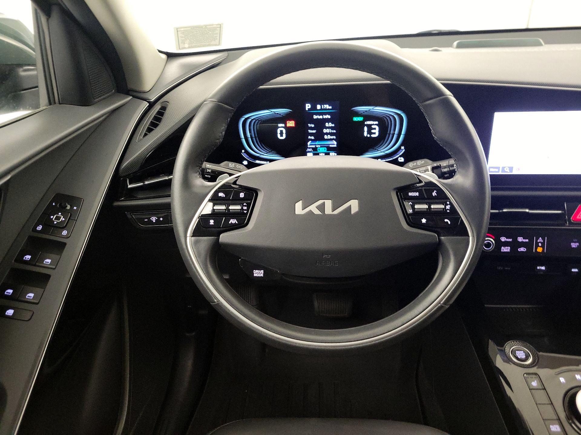 Thumbnail: 2024 Kia Niro - 10