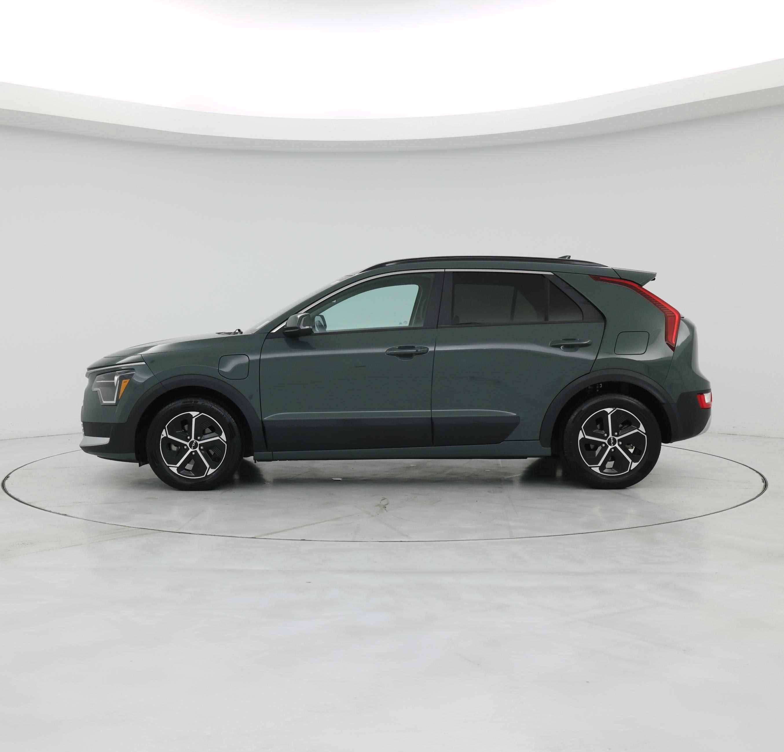 Thumbnail: 2024 Kia Niro - 3
