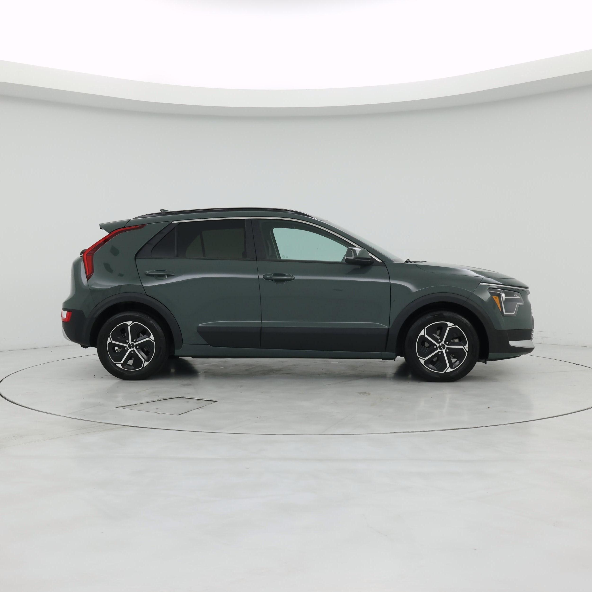 Thumbnail: 2024 Kia Niro - 7