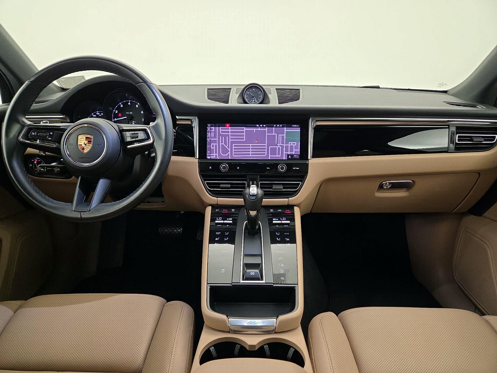 Thumbnail: 2023 Porsche Macan - 9