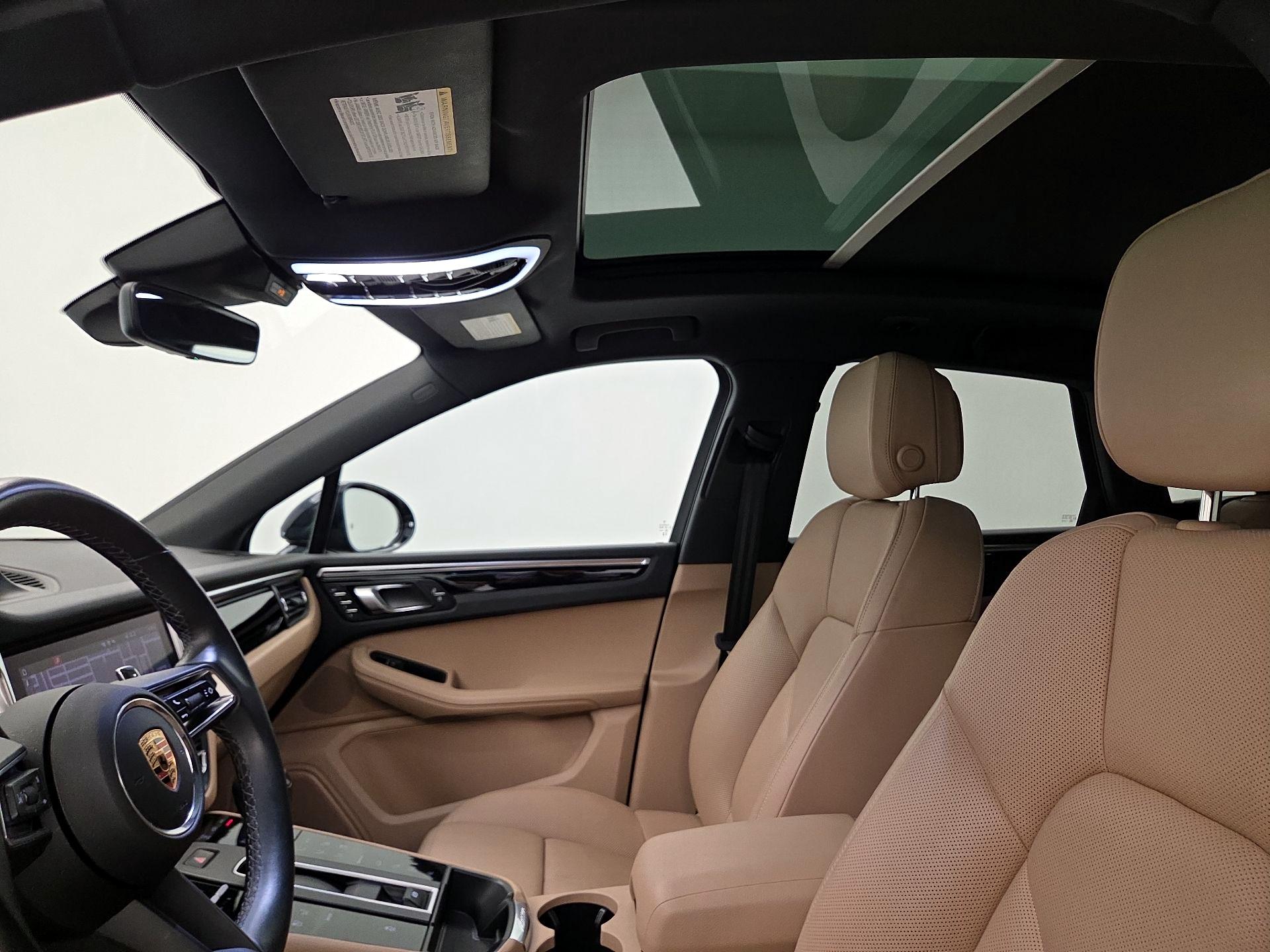 Thumbnail: 2023 Porsche Macan - 20