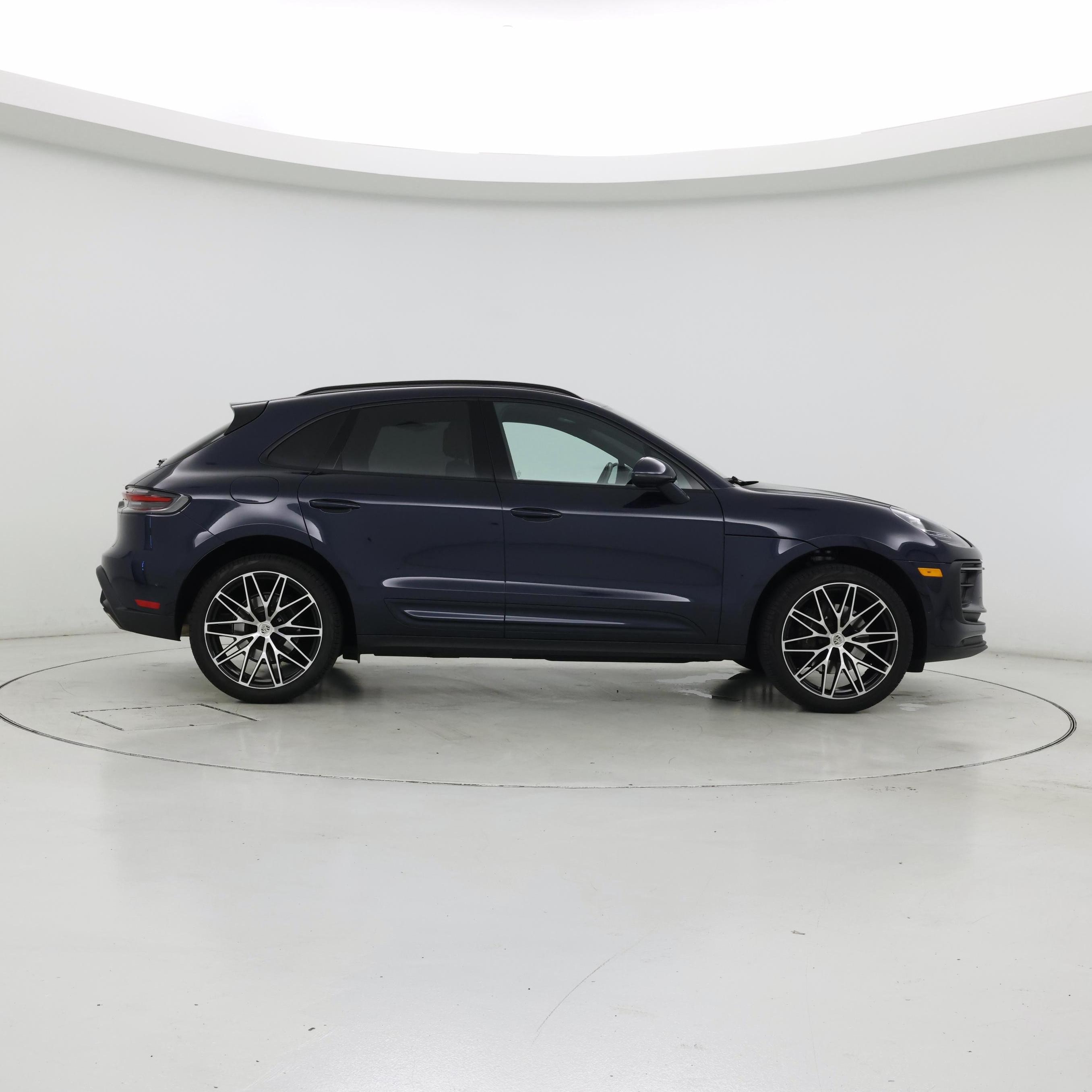 Thumbnail: 2023 Porsche Macan - 7
