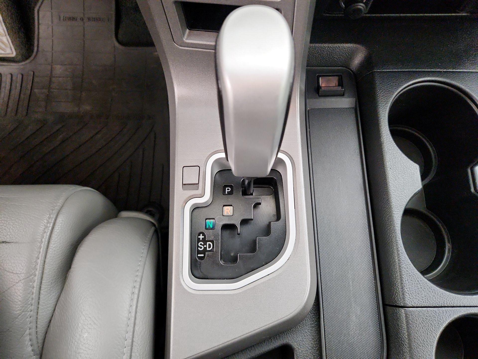 Thumbnail: 2016 Toyota Sequoia - 17