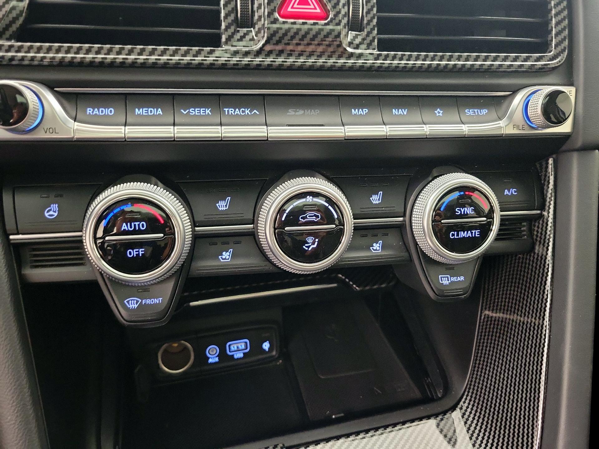 Thumbnail: 2019 Genesis G70 - 17