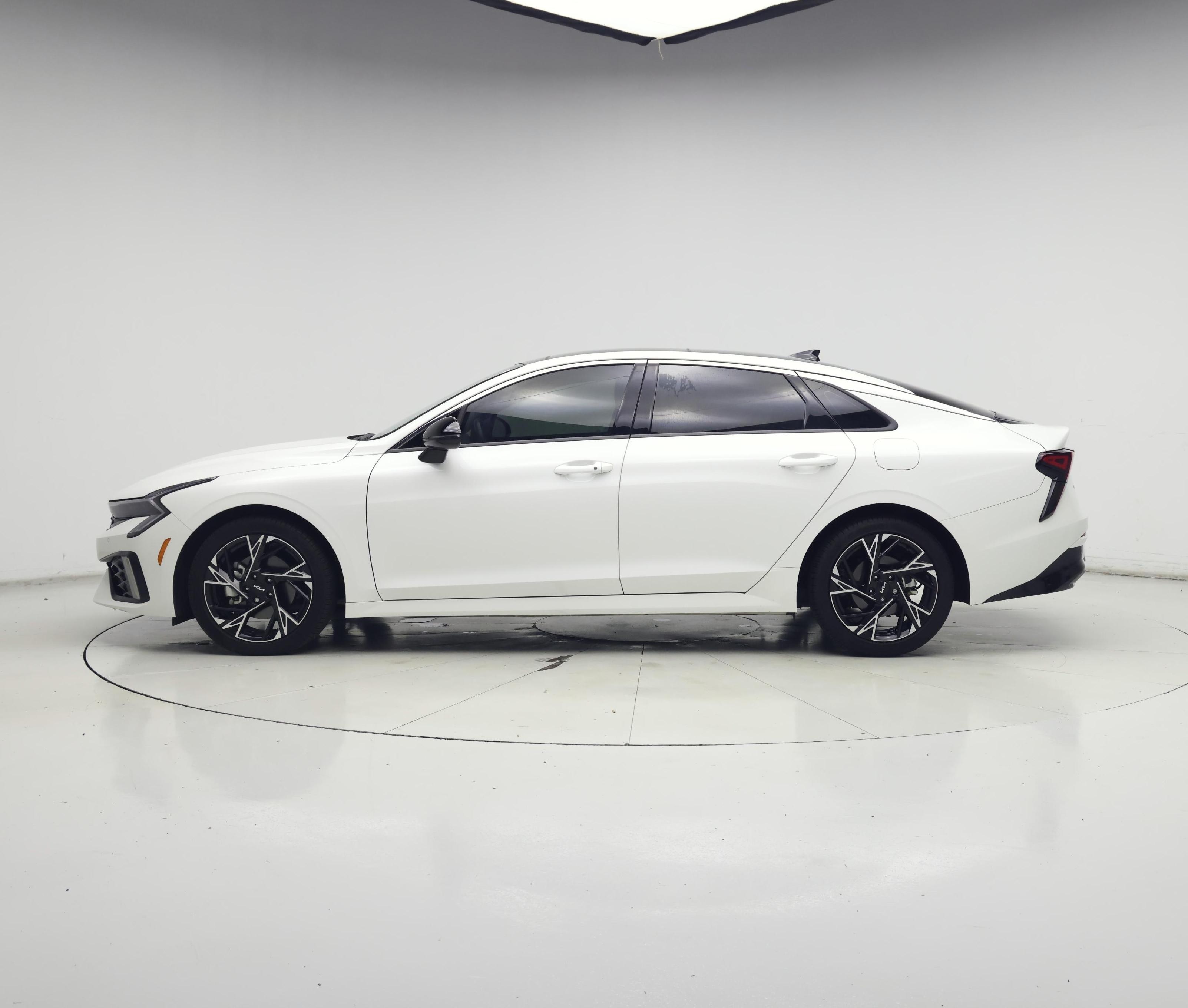 Thumbnail: 2025 Kia K5 - 3